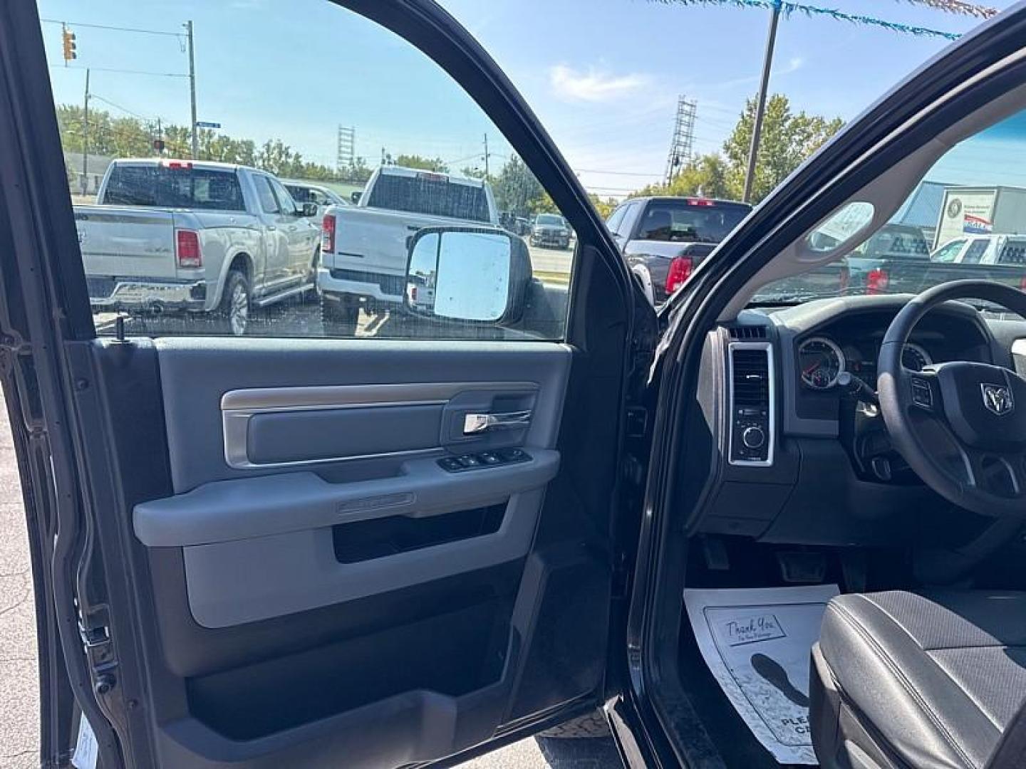 2016 BLACK /BLACK RAM 1500 SLT Crew Cab SWB 4WD (1C6RR7LT5GS) with an 5.7L V8 OHV 16V engine, 6A transmission, located at 3304 Woodville Road, Northwood, OH, 43619, (419) 210-8019, 41.612694, -83.480743 - Photo#8