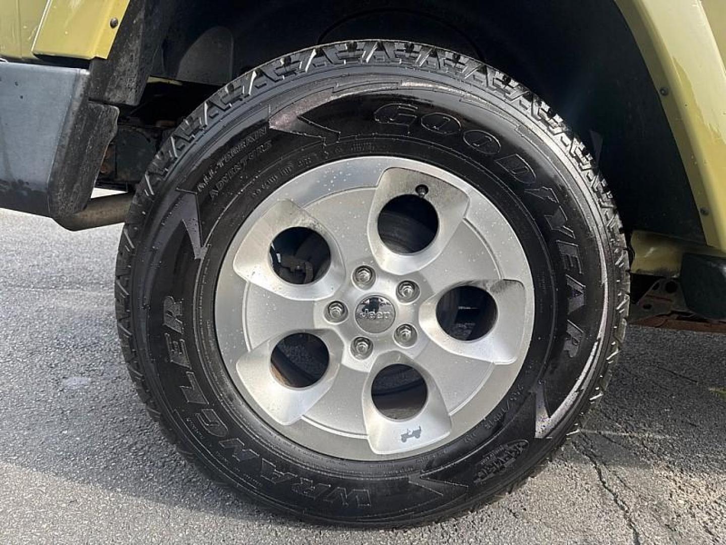 2013 GREEN /BLACK Jeep Wrangler Unlimited Sahara 4WD (1C4BJWEG0DL) with an 3.6L V6 DOHC 24V FFV engine, Automatic 5-Spd transmission, located at 3304 Woodville Road, Northwood, OH, 43619, (419) 210-8019, 41.612694, -83.480743 - Your #1 Destination for Auto Loans and mdash;No Matter Your Credit!At our dealership, we believe everyone deserves the opportunity to drive their dream car and mdash;whether you have good credit, bad credit, or no credit at all. With a wide selection of hundreds of cars, trucks, and SUVs, you'll fin - Photo#17