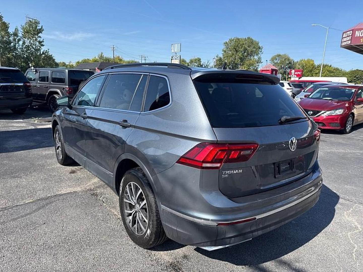 2020 GRAY /GRAY Volkswagen Tiguan SEL (3VV3B7AX2LM) with an 2.0L L4 DOHC 16V TURBO engine, 8A transmission, located at 3304 Woodville Road, Northwood, OH, 43619, (419) 210-8019, 41.612694, -83.480743 - Your #1 Destination for Auto Loans and mdash;No Matter Your Credit!At our dealership, we believe everyone deserves the opportunity to drive their dream car and mdash;whether you have good credit, bad credit, or no credit at all. With a wide selection of hundreds of cars, trucks, and SUVs, you'll fin - Photo#2