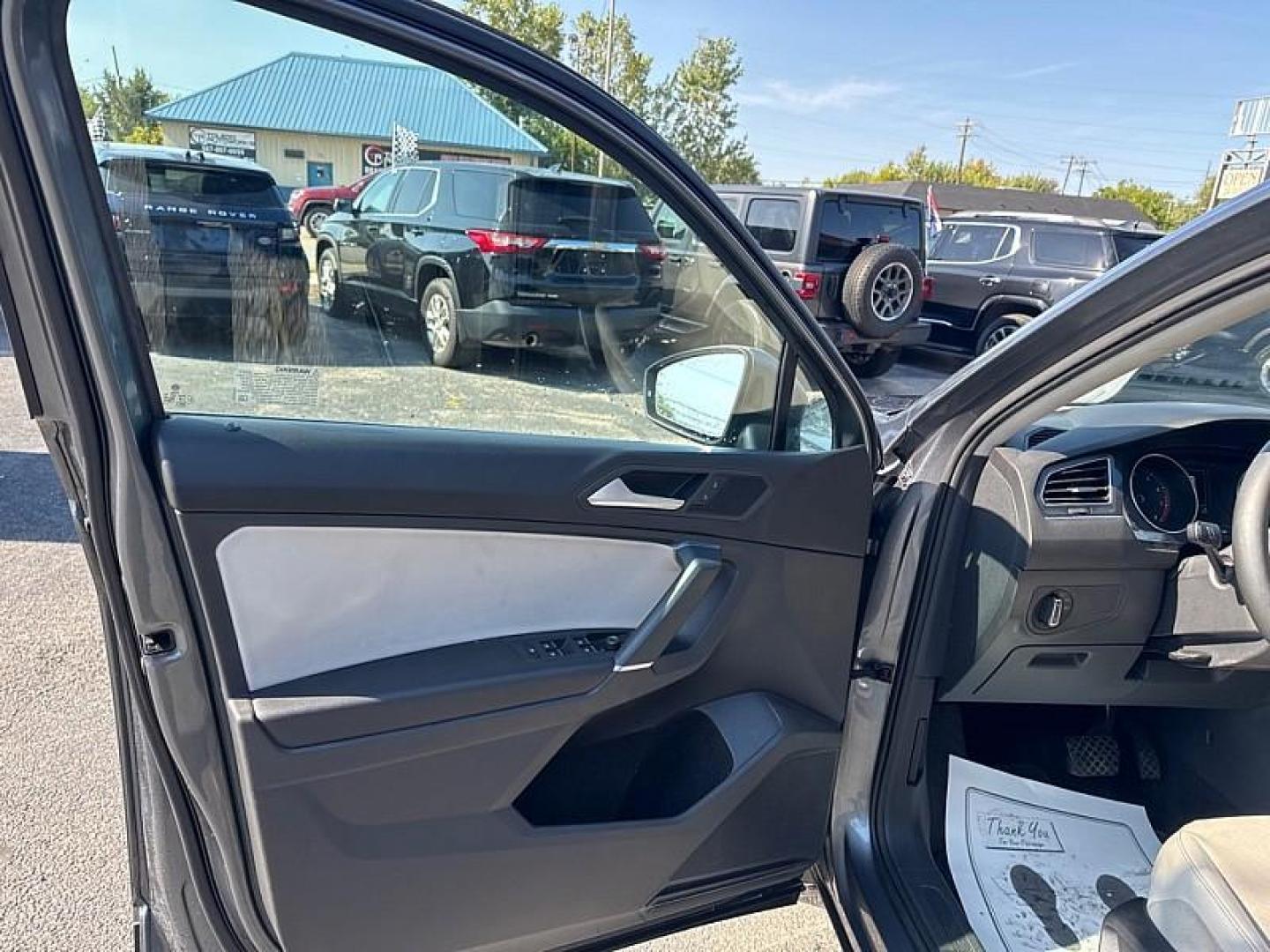 2020 GRAY /GRAY Volkswagen Tiguan SEL (3VV3B7AX2LM) with an 2.0L L4 DOHC 16V TURBO engine, 8A transmission, located at 3304 Woodville Road, Northwood, OH, 43619, (419) 210-8019, 41.612694, -83.480743 - Your #1 Destination for Auto Loans and mdash;No Matter Your Credit!At our dealership, we believe everyone deserves the opportunity to drive their dream car and mdash;whether you have good credit, bad credit, or no credit at all. With a wide selection of hundreds of cars, trucks, and SUVs, you'll fin - Photo#8