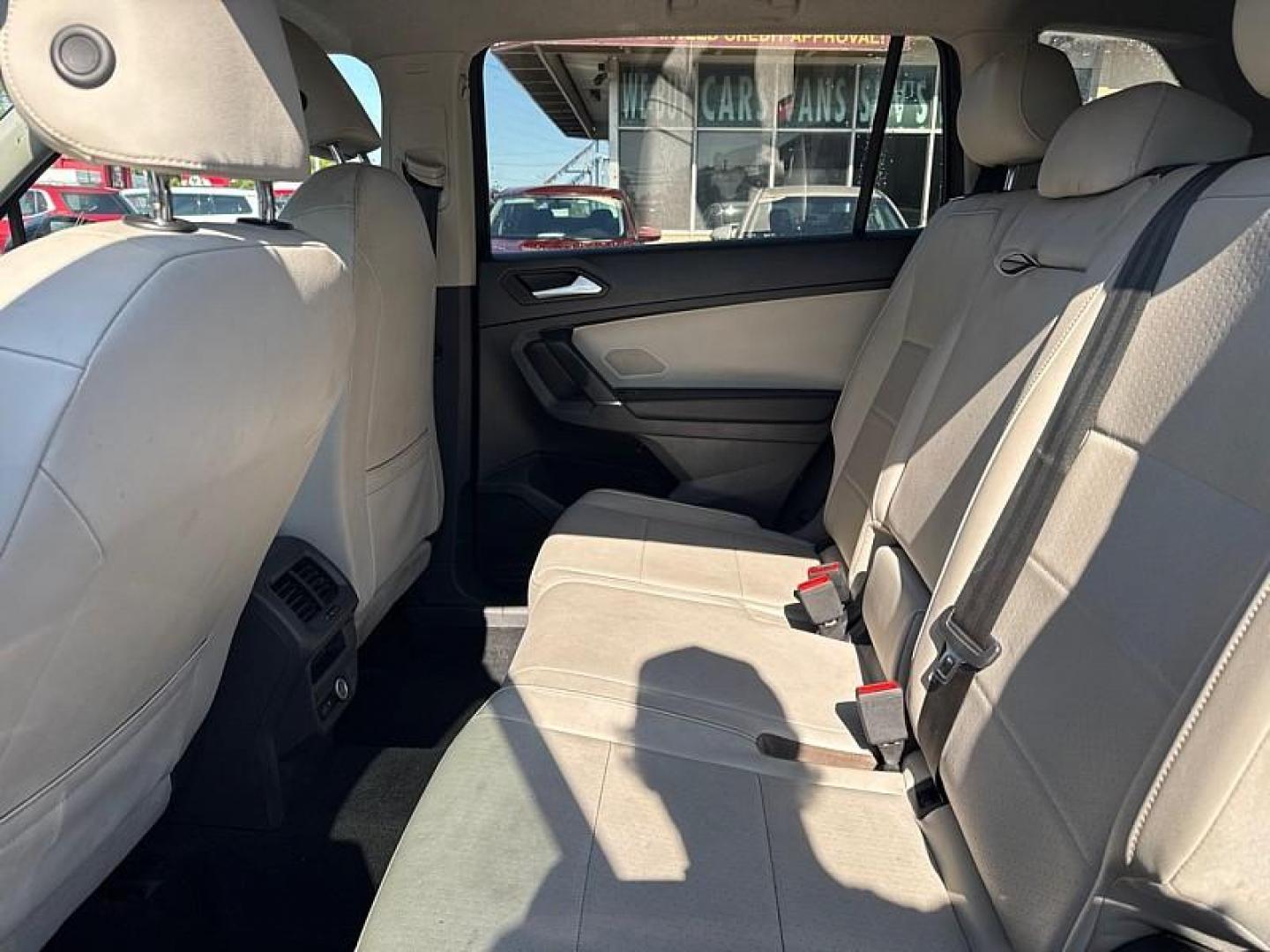 2020 GRAY /GRAY Volkswagen Tiguan SEL (3VV3B7AX2LM) with an 2.0L L4 DOHC 16V TURBO engine, 8A transmission, located at 3304 Woodville Road, Northwood, OH, 43619, (419) 210-8019, 41.612694, -83.480743 - Your #1 Destination for Auto Loans and mdash;No Matter Your Credit!At our dealership, we believe everyone deserves the opportunity to drive their dream car and mdash;whether you have good credit, bad credit, or no credit at all. With a wide selection of hundreds of cars, trucks, and SUVs, you'll fin - Photo#11