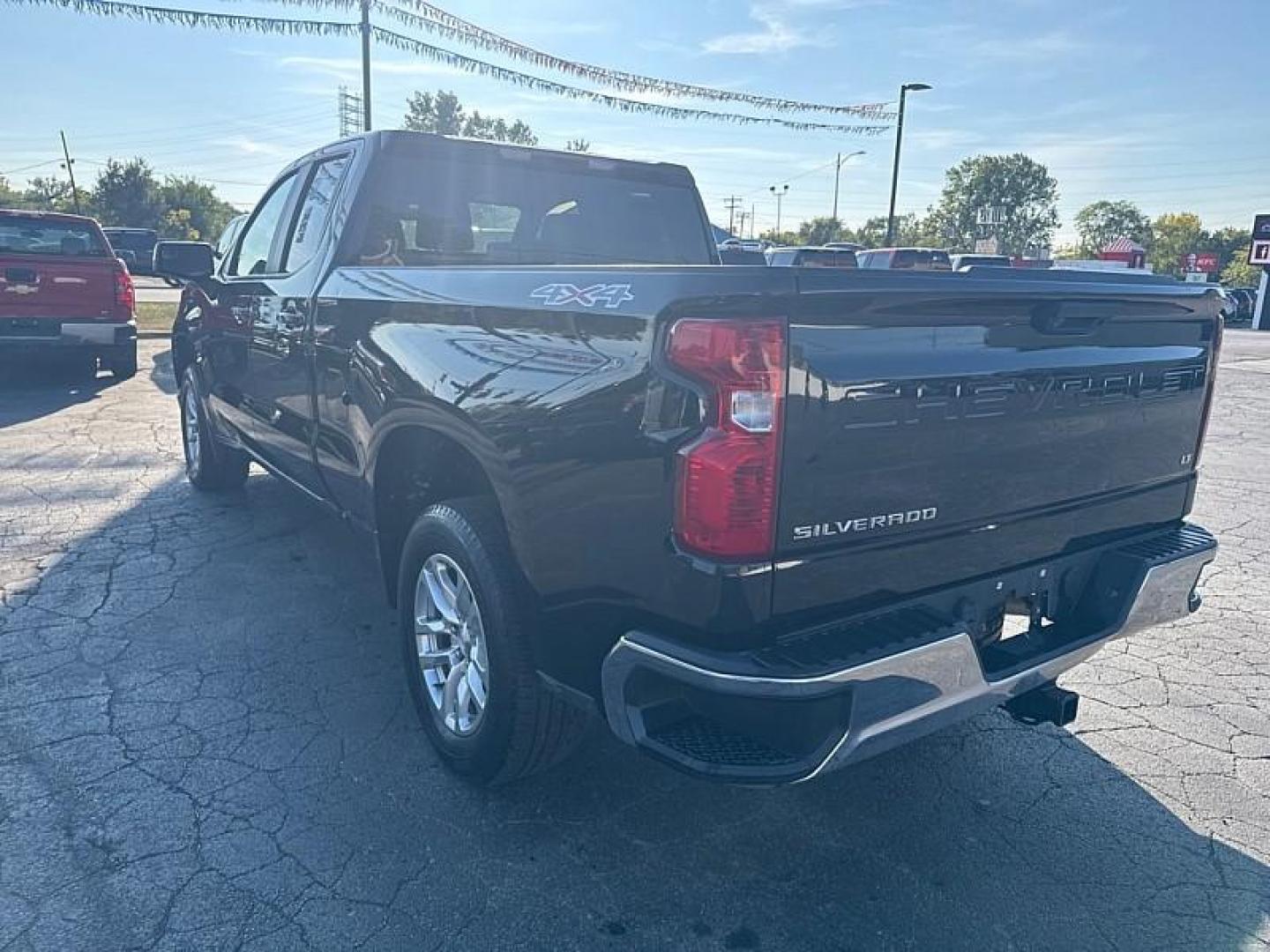 2020 BLACK /BLACK Chevrolet Silverado 1500 LT Double Cab 4WD (1GCRYDED0LZ) with an 5.3L V8 OHV 16V engine, 6A transmission, located at 3304 Woodville Road, Northwood, OH, 43619, (419) 210-8019, 41.612694, -83.480743 - Your #1 Destination for Auto Loans and mdash;No Matter Your Credit!At our dealership, we believe everyone deserves the opportunity to drive their dream car and mdash;whether you have good credit, bad credit, or no credit at all. With a wide selection of hundreds of cars, trucks, and SUVs, you'll fin - Photo#2