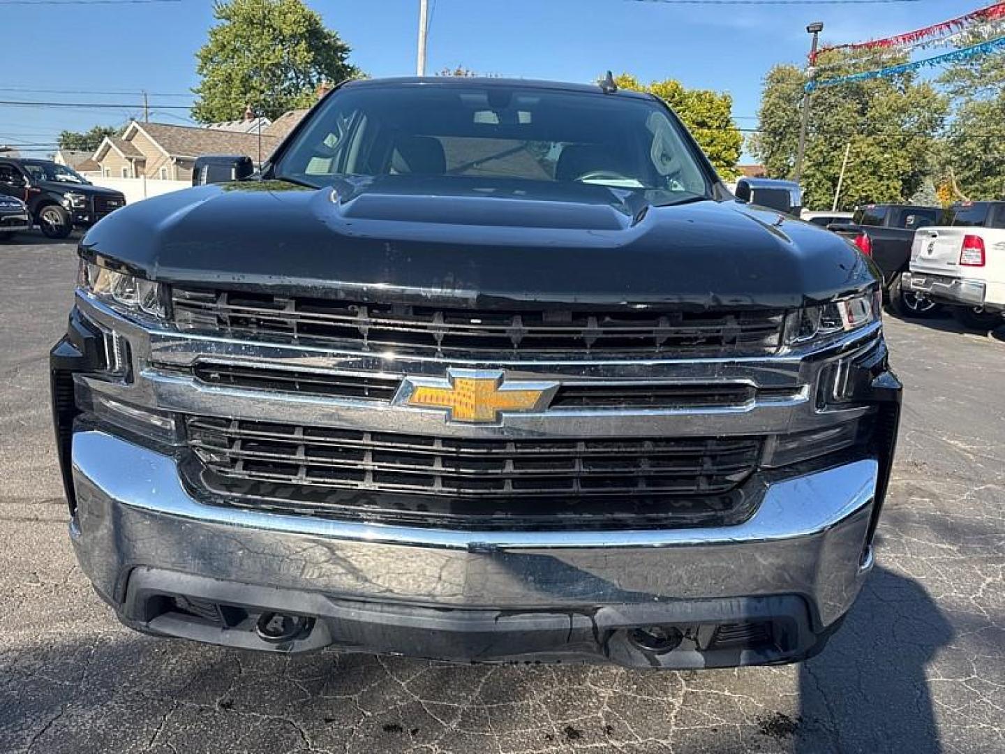 2020 BLACK /BLACK Chevrolet Silverado 1500 LT Double Cab 4WD (1GCRYDED0LZ) with an 5.3L V8 OHV 16V engine, 6A transmission, located at 3304 Woodville Road, Northwood, OH, 43619, (419) 210-8019, 41.612694, -83.480743 - Your #1 Destination for Auto Loans and mdash;No Matter Your Credit!At our dealership, we believe everyone deserves the opportunity to drive their dream car and mdash;whether you have good credit, bad credit, or no credit at all. With a wide selection of hundreds of cars, trucks, and SUVs, you'll fin - Photo#7
