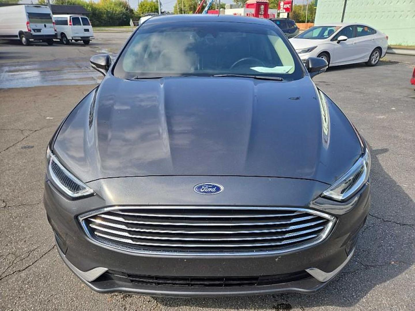 2020 GRAY /BLACK Ford Fusion SEL (3FA6P0CD9LR) with an 1.5L L4 DOHC 16V engine, 6A transmission, located at 3304 Woodville Road, Northwood, OH, 43619, (419) 210-8019, 41.612694, -83.480743 - Photo#7