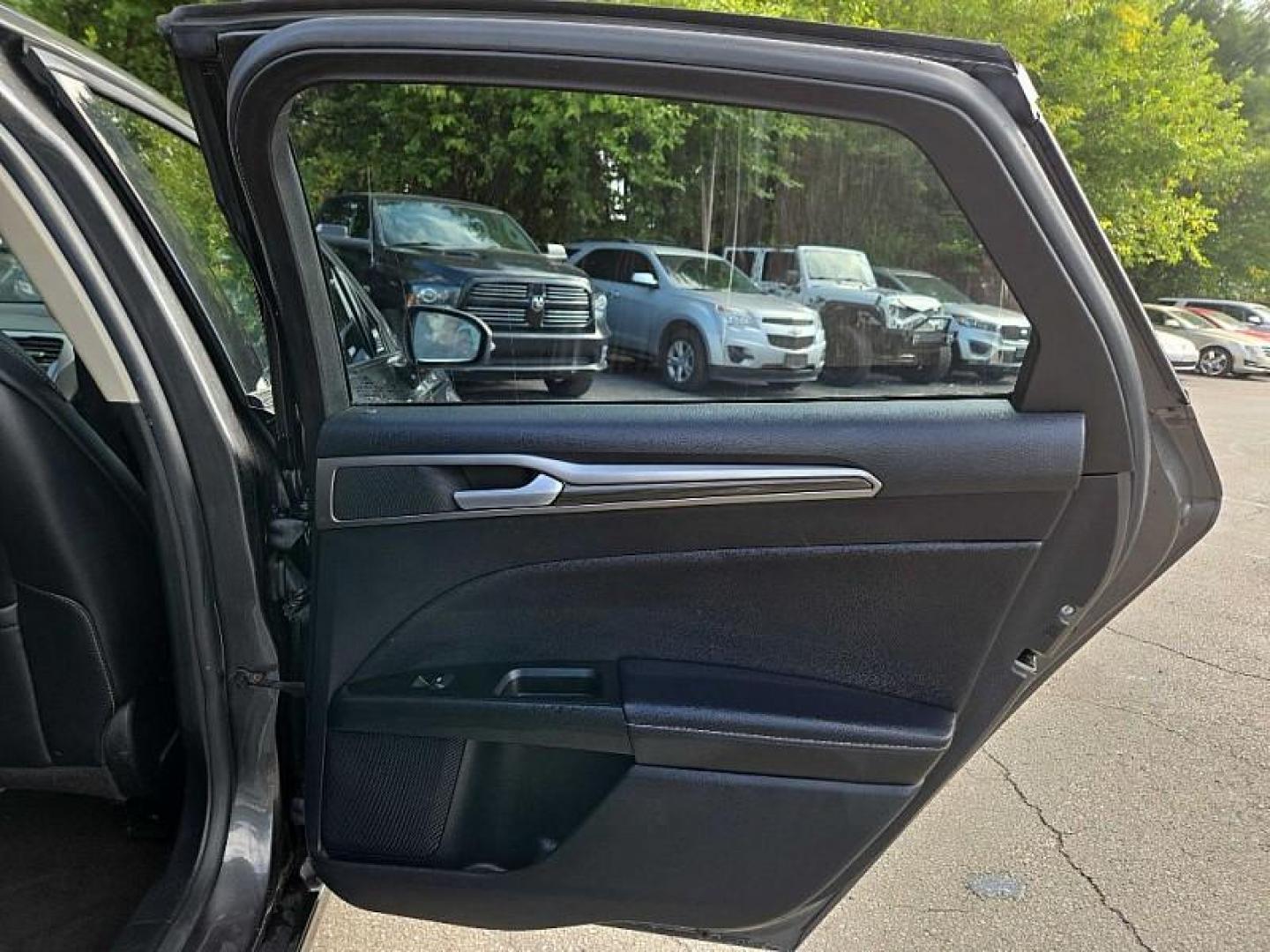 2020 GRAY /BLACK Ford Fusion SEL (3FA6P0CD9LR) with an 1.5L L4 DOHC 16V engine, 6A transmission, located at 3304 Woodville Road, Northwood, OH, 43619, (419) 210-8019, 41.612694, -83.480743 - Photo#13