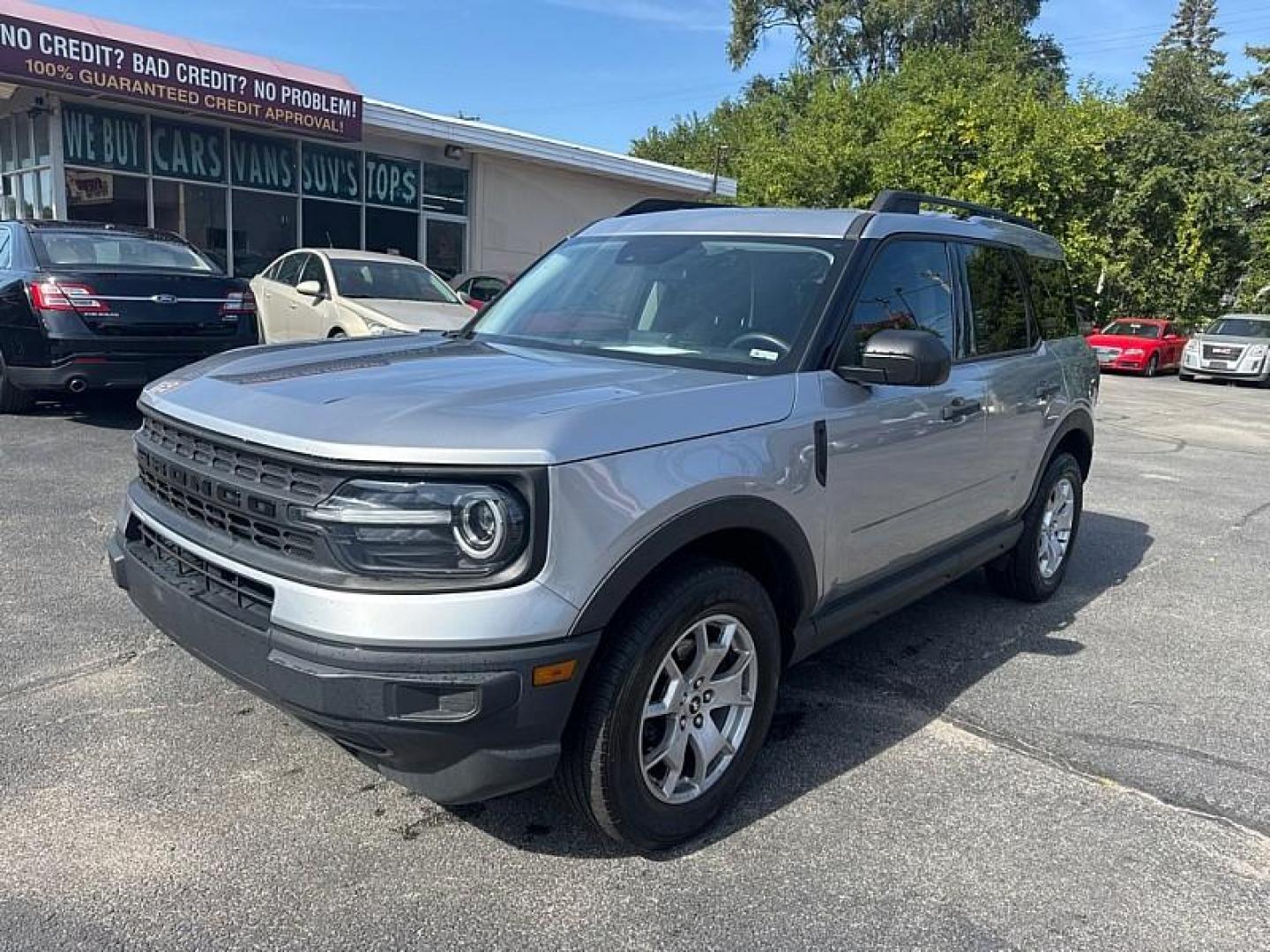 2021 SILVER /BLACK Ford Bronco Sport Base (3FMCR9A69MR) with an 1.5L L3 engine, 8A transmission, located at 3304 Woodville Road, Northwood, OH, 43619, (419) 210-8019, 41.612694, -83.480743 - Your #1 Destination for Auto Loans and mdash;No Matter Your Credit!At our dealership, we believe everyone deserves the opportunity to drive their dream car and mdash;whether you have good credit, bad credit, or no credit at all. With a wide selection of hundreds of cars, trucks, and SUVs, you'll fin - Photo#0