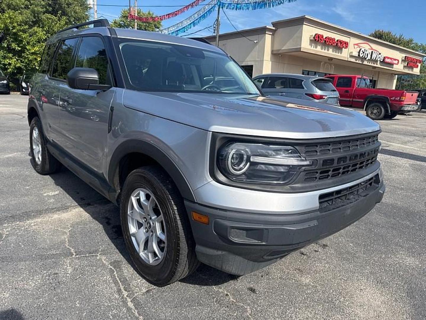 2021 SILVER /BLACK Ford Bronco Sport Base (3FMCR9A69MR) with an 1.5L L3 engine, 8A transmission, located at 3304 Woodville Road, Northwood, OH, 43619, (419) 210-8019, 41.612694, -83.480743 - Your #1 Destination for Auto Loans and mdash;No Matter Your Credit!At our dealership, we believe everyone deserves the opportunity to drive their dream car and mdash;whether you have good credit, bad credit, or no credit at all. With a wide selection of hundreds of cars, trucks, and SUVs, you'll fin - Photo#6