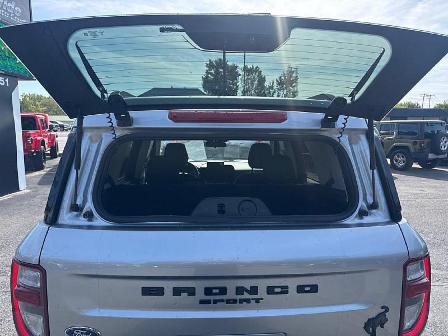 2021 SILVER /BLACK Ford Bronco Sport Base (3FMCR9A69MR) with an 1.5L L3 engine, 8A transmission, located at 3304 Woodville Road, Northwood, OH, 43619, (419) 210-8019, 41.612694, -83.480743 - Your #1 Destination for Auto Loans and mdash;No Matter Your Credit!At our dealership, we believe everyone deserves the opportunity to drive their dream car and mdash;whether you have good credit, bad credit, or no credit at all. With a wide selection of hundreds of cars, trucks, and SUVs, you'll fin - Photo#13