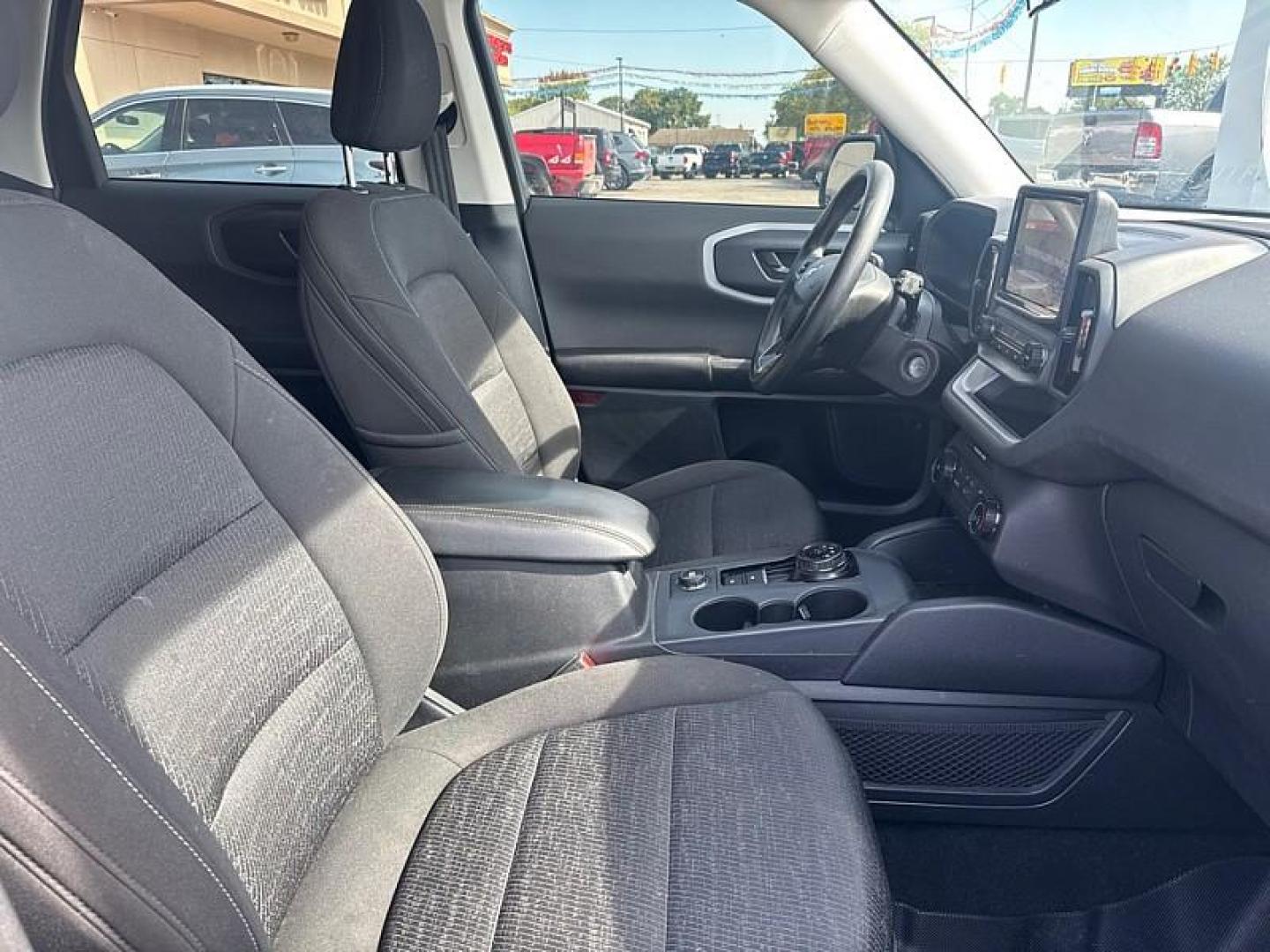 2021 SILVER /BLACK Ford Bronco Sport Base (3FMCR9A69MR) with an 1.5L L3 engine, 8A transmission, located at 3304 Woodville Road, Northwood, OH, 43619, (419) 210-8019, 41.612694, -83.480743 - Your #1 Destination for Auto Loans and mdash;No Matter Your Credit!At our dealership, we believe everyone deserves the opportunity to drive their dream car and mdash;whether you have good credit, bad credit, or no credit at all. With a wide selection of hundreds of cars, trucks, and SUVs, you'll fin - Photo#17