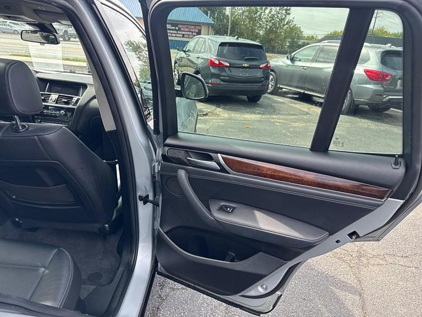 2017 SILVER /BLACK BMW X3 xDrive28i (5UXWX9C38H0) with an 2.0L L4 DOHC 16V engine, 8A transmission, located at 3304 Woodville Road, Northwood, OH, 43619, (419) 210-8019, 41.612694, -83.480743 - Photo#13