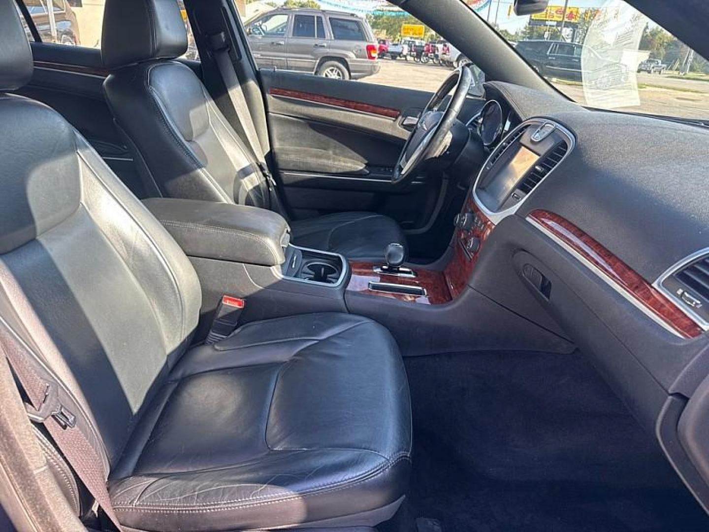 2014 BLUE /BLACK Chrysler 300 AWD (2C3CCARG8EH) with an 3.6L V6 SOHC 24V engine, 8-Speed Automatic transmission, located at 3304 Woodville Road, Northwood, OH, 43619, (419) 210-8019, 41.612694, -83.480743 - Photo#15