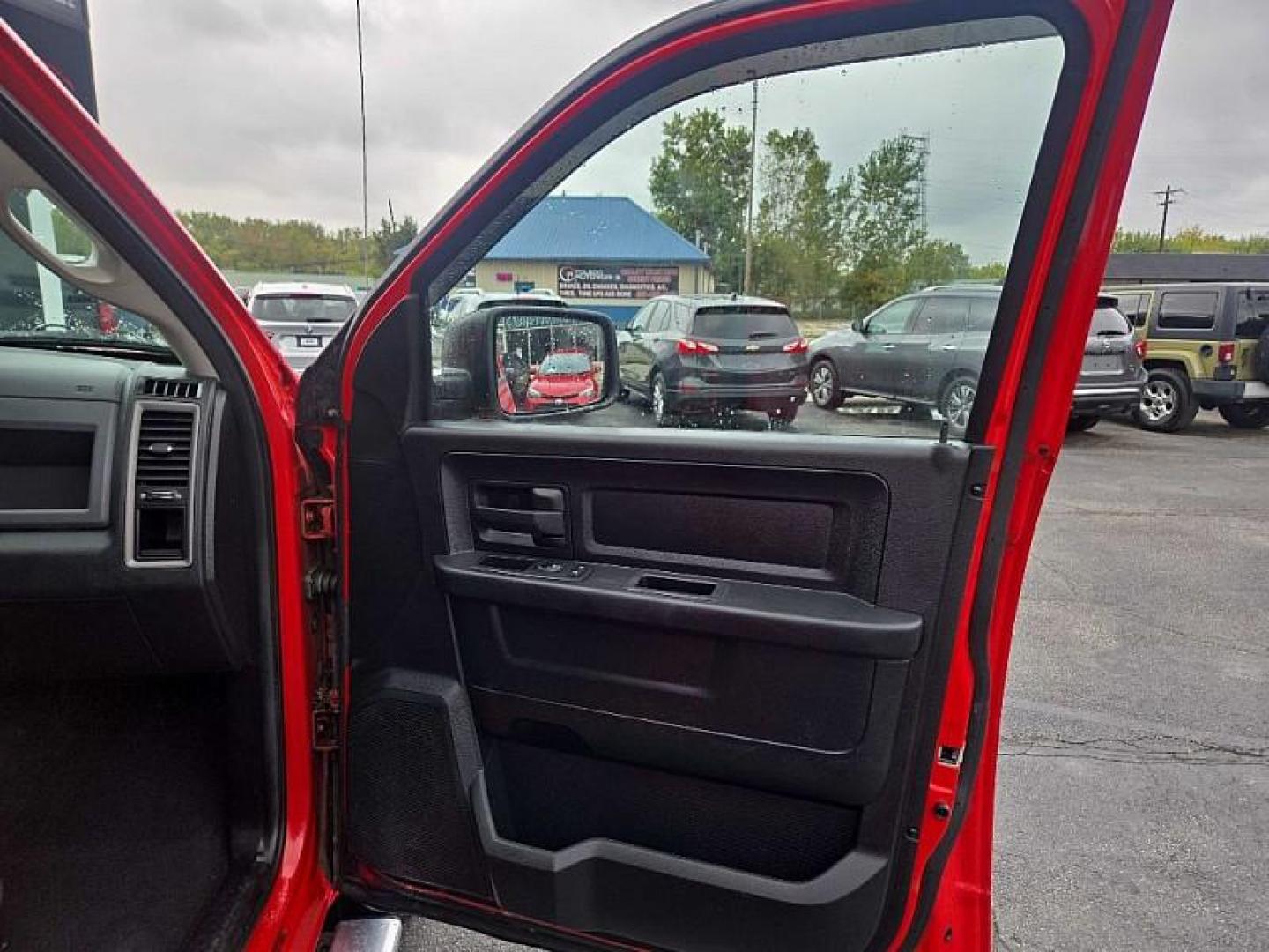 2014 RED /GRAY RAM 1500 Tradesman Quad Cab 4WD (1C6RR7FT3ES) with an 5.7L V8 OHV 16V engine, 6-Speed Automatic transmission, located at 3304 Woodville Road, Northwood, OH, 43619, (419) 210-8019, 41.612694, -83.480743 - Photo#13