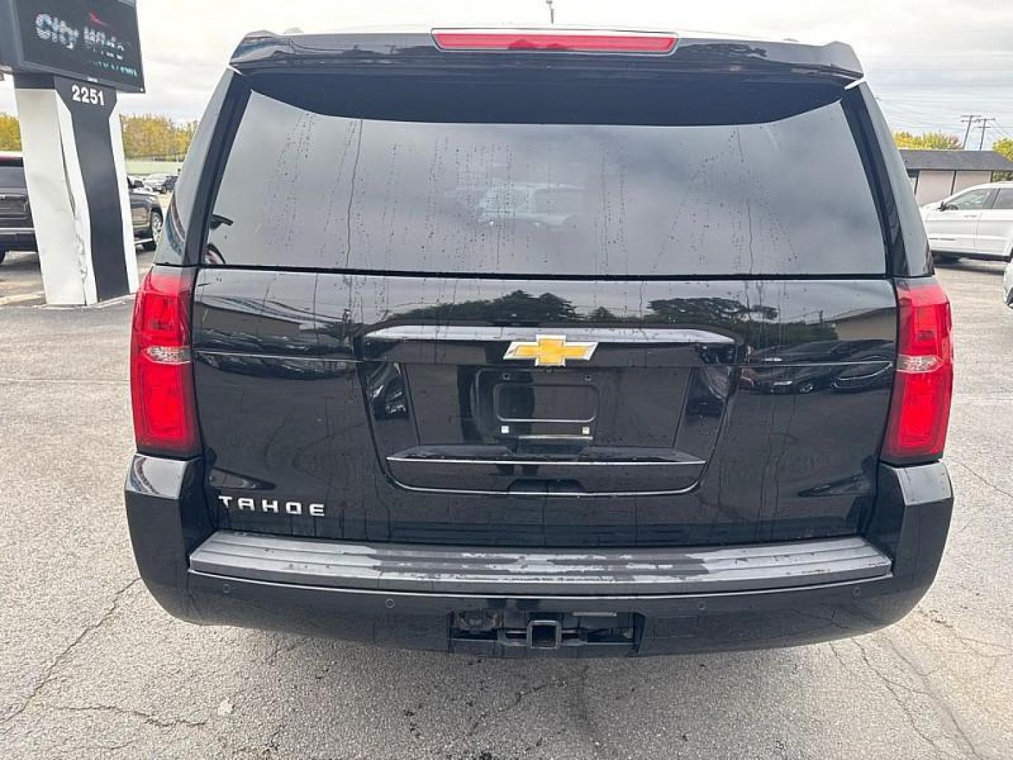 2019 BLACK /BLACK Chevrolet Tahoe LT 2WD (1GNSCBKCXKR) with an 5.3L V8 OHV 16V engine, 6A transmission, located at 3304 Woodville Road, Northwood, OH, 43619, (419) 210-8019, 41.612694, -83.480743 - Your #1 Destination for Auto Loans and mdash;No Matter Your Credit!At our dealership, we believe everyone deserves the opportunity to drive their dream car and mdash;whether you have good credit, bad credit, or no credit at all. With a wide selection of hundreds of cars, trucks, and SUVs, you'll fin - Photo#3