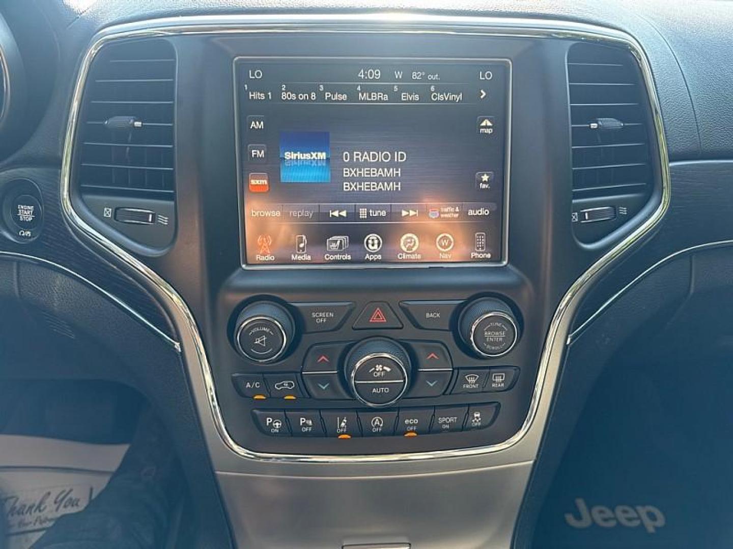 2017 WHITE /BLACK Jeep Grand Cherokee Summit 4WD (1C4RJFJG3HC) with an 3.6L V6 DOHC 24V engine, 8A transmission, located at 3304 Woodville Road, Northwood, OH, 43619, (419) 210-8019, 41.612694, -83.480743 - Photo#20