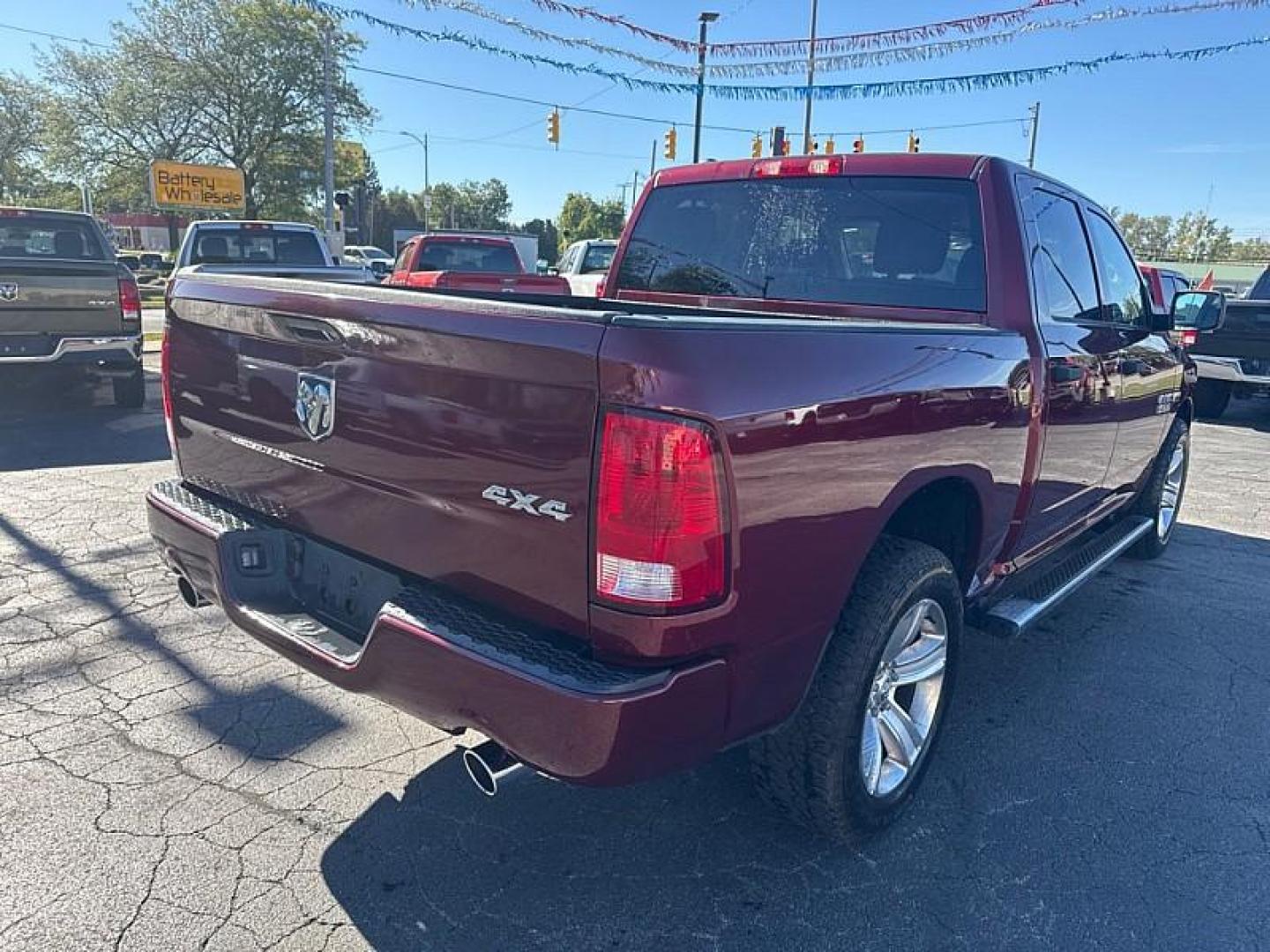 2018 RED /BLACK RAM 1500 Tradesman Crew Cab SWB 4WD (1C6RR7KT7JS) with an 5.7L V8 OHV 16V engine, 8A transmission, located at 3304 Woodville Road, Northwood, OH, 43619, (419) 210-8019, 41.612694, -83.480743 - Photo#4