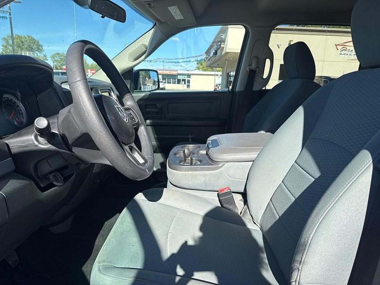 2018 RED /BLACK RAM 1500 Tradesman Crew Cab SWB 4WD (1C6RR7KT7JS) with an 5.7L V8 OHV 16V engine, 8A transmission, located at 3304 Woodville Road, Northwood, OH, 43619, (419) 210-8019, 41.612694, -83.480743 - Photo#9