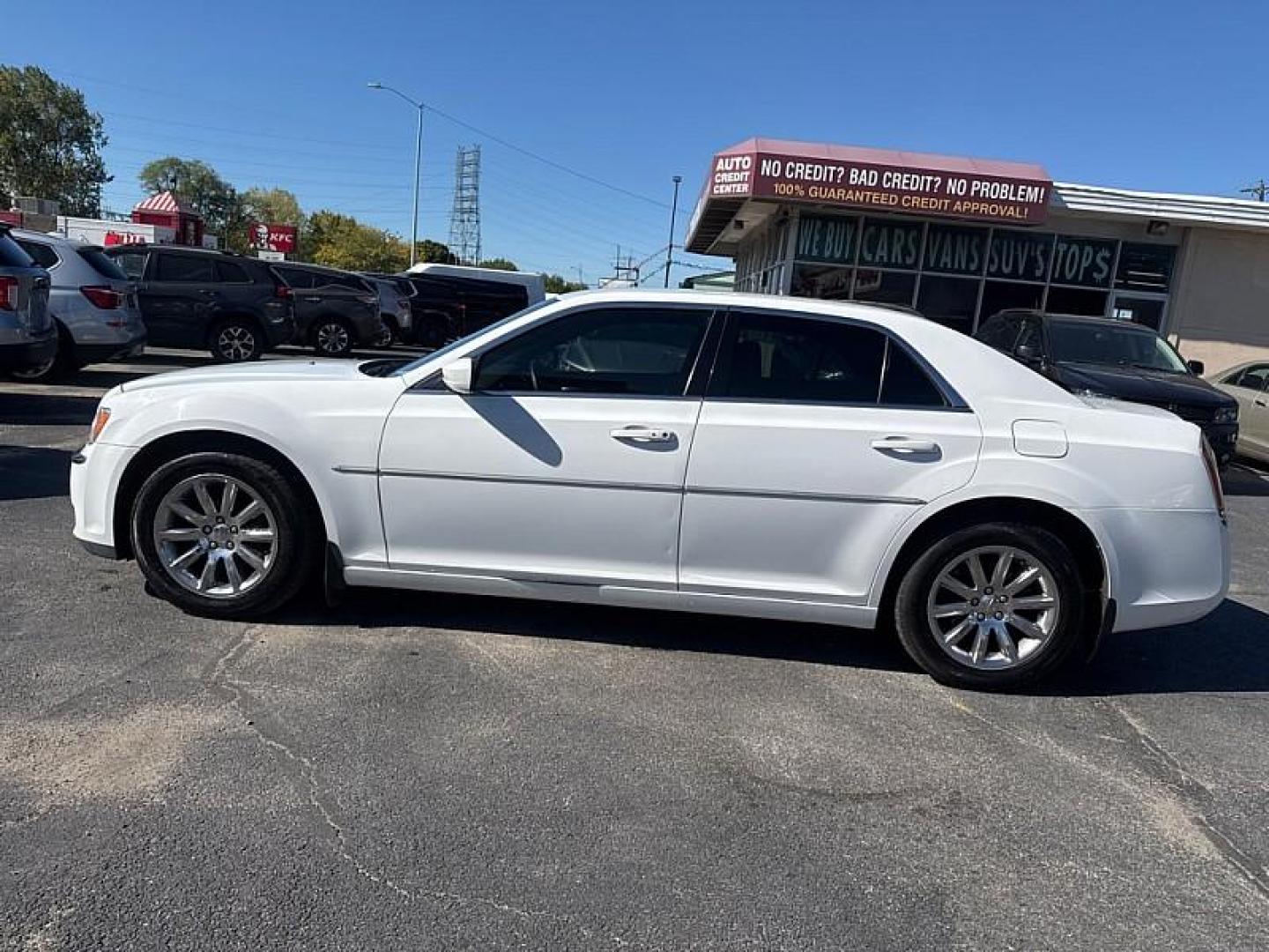 2014 WHITE /BLACK Chrysler 300 RWD (2C3CCAAGXEH) with an 3.6L V6 SOHC 24V engine, 8-Speed Automatic transmission, located at 3304 Woodville Road, Northwood, OH, 43619, (419) 210-8019, 41.612694, -83.480743 - Photo#1