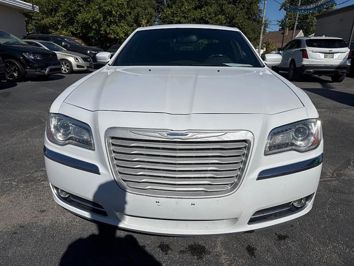2014 WHITE /BLACK Chrysler 300 RWD (2C3CCAAGXEH) with an 3.6L V6 SOHC 24V engine, 8-Speed Automatic transmission, located at 3304 Woodville Road, Northwood, OH, 43619, (419) 210-8019, 41.612694, -83.480743 - Photo#7