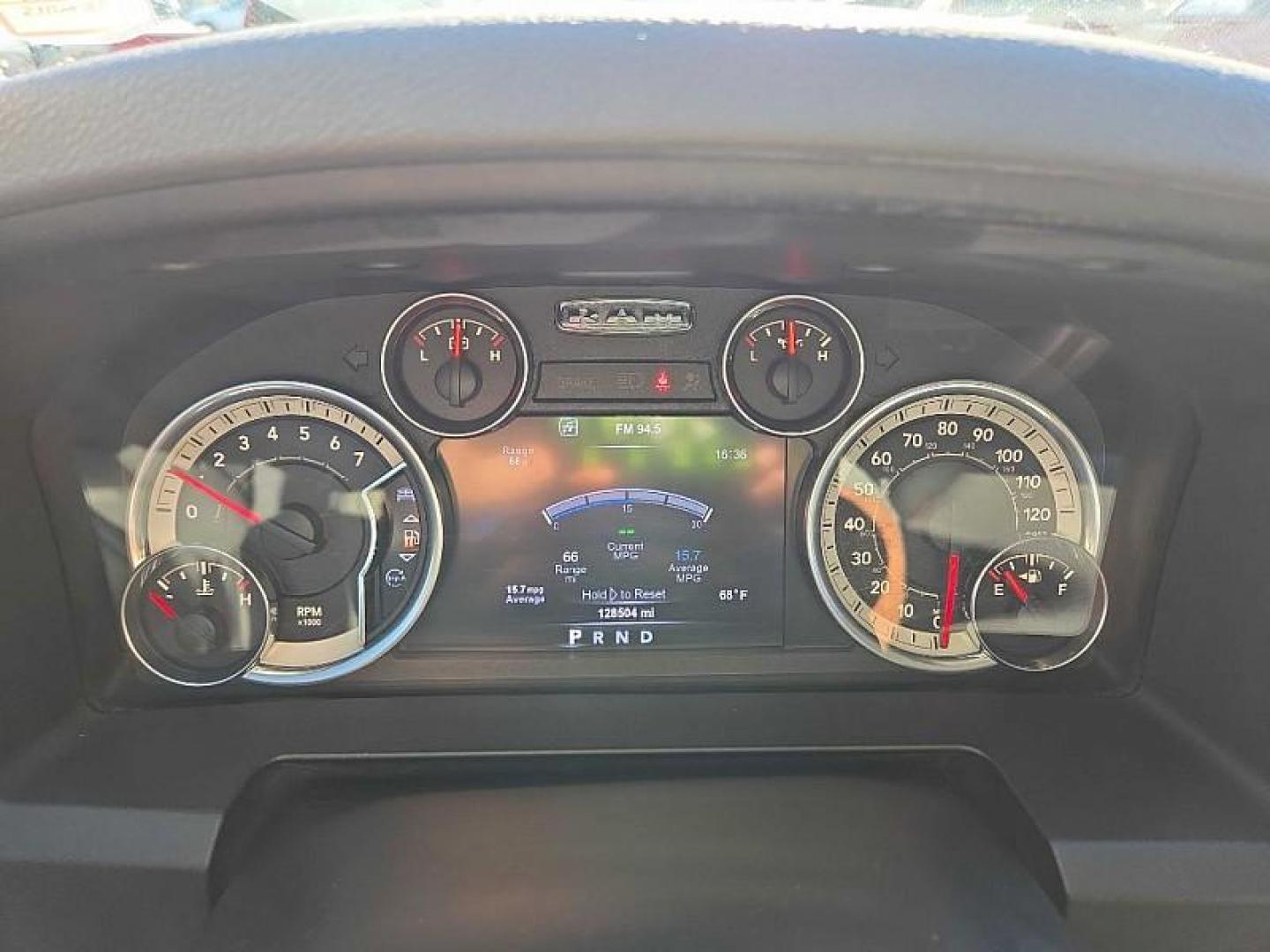 2015 GRAY /BLACK RAM 1500 SLT Crew Cab SWB 4WD (1C6RR7LG8FS) with an 3.6L V6 DOHC 24V FFV engine, 6-Speed Automatic transmission, located at 3304 Woodville Road, Northwood, OH, 43619, (419) 210-8019, 41.612694, -83.480743 - Your #1 Destination for Auto Loans and mdash;No Matter Your Credit!At our dealership, we believe everyone deserves the opportunity to drive their dream car and mdash;whether you have good credit, bad credit, or no credit at all. With a wide selection of hundreds of cars, trucks, and SUVs, you'll fin - Photo#17