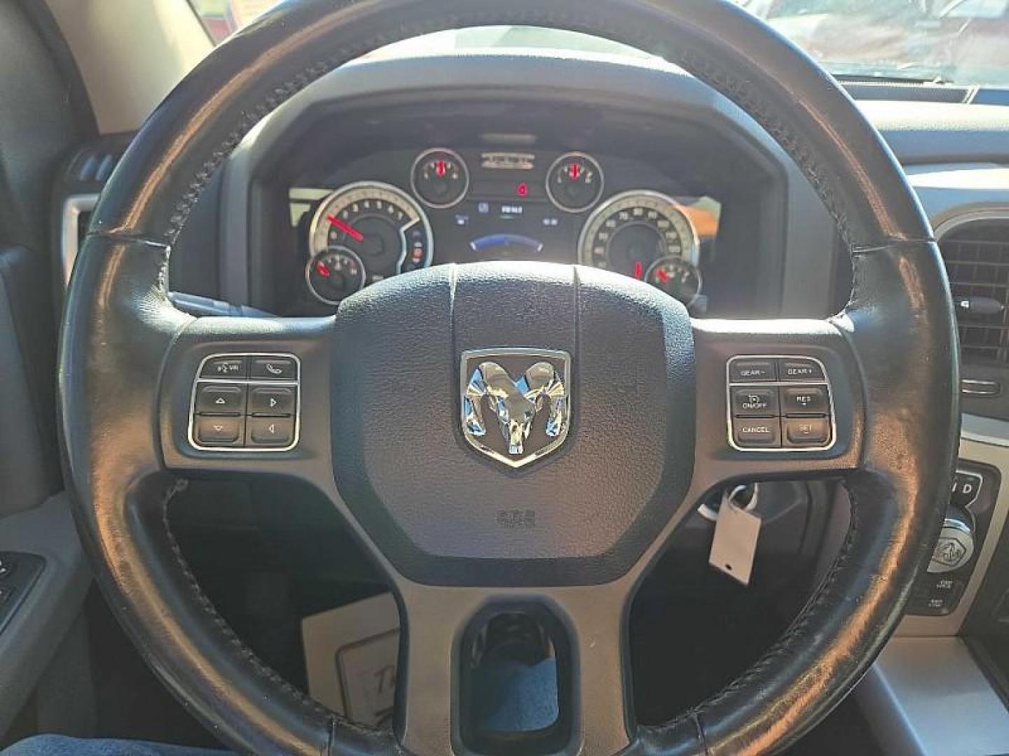 2015 GRAY /BLACK RAM 1500 SLT Crew Cab SWB 4WD (1C6RR7LG8FS) with an 3.6L V6 DOHC 24V FFV engine, 6-Speed Automatic transmission, located at 3304 Woodville Road, Northwood, OH, 43619, (419) 210-8019, 41.612694, -83.480743 - Your #1 Destination for Auto Loans and mdash;No Matter Your Credit!At our dealership, we believe everyone deserves the opportunity to drive their dream car and mdash;whether you have good credit, bad credit, or no credit at all. With a wide selection of hundreds of cars, trucks, and SUVs, you'll fin - Photo#18