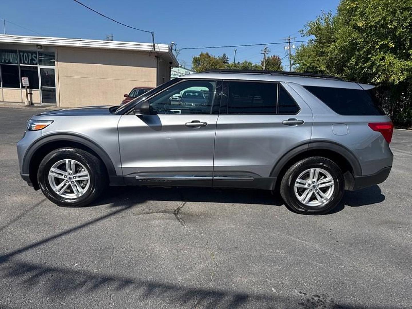 2020 BLACK /BLACK Ford Explorer XLT AWD (1FMSK8DH1LG) with an 2.3L L4 DOHC 16V engine, 10A transmission, located at 3304 Woodville Road, Northwood, OH, 43619, (419) 210-8019, 41.612694, -83.480743 - Your #1 Destination for Auto Loans and mdash;No Matter Your Credit!At our dealership, we believe everyone deserves the opportunity to drive their dream car and mdash;whether you have good credit, bad credit, or no credit at all. With a wide selection of hundreds of cars, trucks, and SUVs, you'll fin - Photo#1