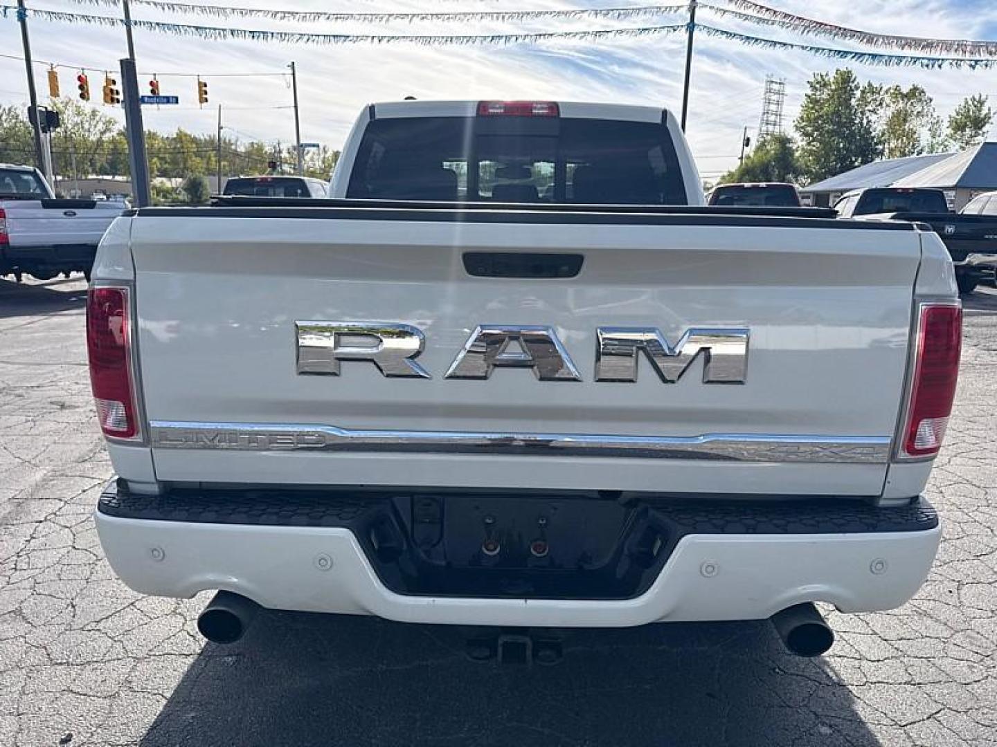 2017 WHITE /BLACK RAM 1500 Longhorn Crew Cab SWB 4WD (1C6RR7PT9HS) with an 5.7L V8 OHV 16V engine, 8A transmission, located at 3304 Woodville Road, Northwood, OH, 43619, (419) 210-8019, 41.612694, -83.480743 - Photo#3