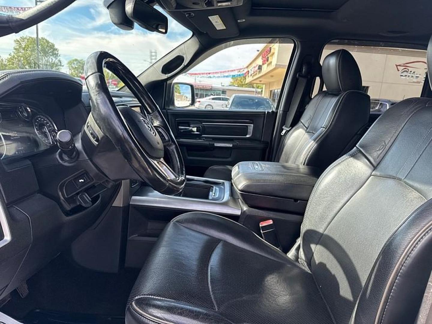 2017 WHITE /BLACK RAM 1500 Longhorn Crew Cab SWB 4WD (1C6RR7PT9HS) with an 5.7L V8 OHV 16V engine, 8A transmission, located at 3304 Woodville Road, Northwood, OH, 43619, (419) 210-8019, 41.612694, -83.480743 - Photo#9