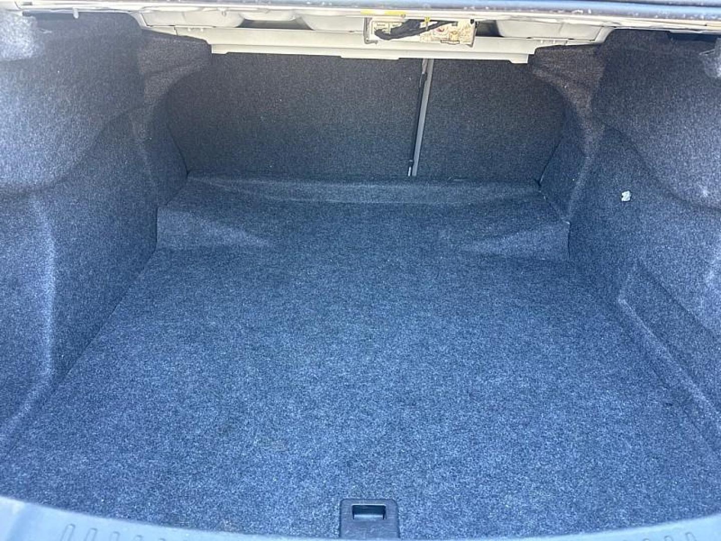 2013 WHITE /GRAY Chevrolet Malibu LS (1G11B5SA1DF) with an 2.5L L4 DOHC 16V engine, 6-Speed Automatic transmission, located at 3304 Woodville Road, Northwood, OH, 43619, (419) 210-8019, 41.612694, -83.480743 - Your #1 Destination for Auto Loans and mdash;No Matter Your Credit!At our dealership, we believe everyone deserves the opportunity to drive their dream car and mdash;whether you have good credit, bad credit, or no credit at all. With a wide selection of hundreds of cars, trucks, and SUVs, you'll fin - Photo#12