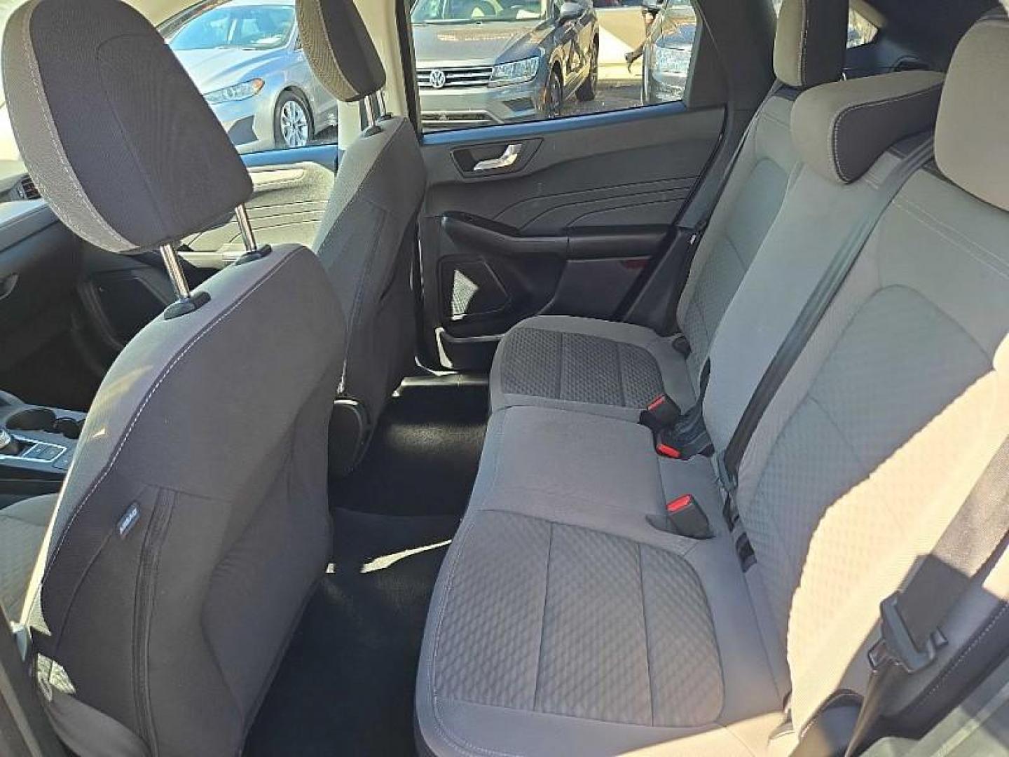 2021 SILVER /BLACK Ford Escape SE (1FMCU0G63MU) with an 1.5L L3 engine, 6A transmission, located at 3304 Woodville Road, Northwood, OH, 43619, (419) 210-8019, 41.612694, -83.480743 - Photo#11