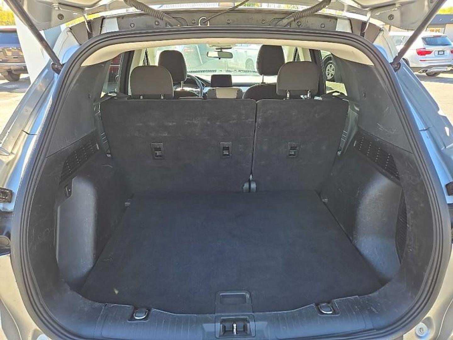 2021 SILVER /BLACK Ford Escape SE (1FMCU0G63MU) with an 1.5L L3 engine, 6A transmission, located at 3304 Woodville Road, Northwood, OH, 43619, (419) 210-8019, 41.612694, -83.480743 - Photo#12