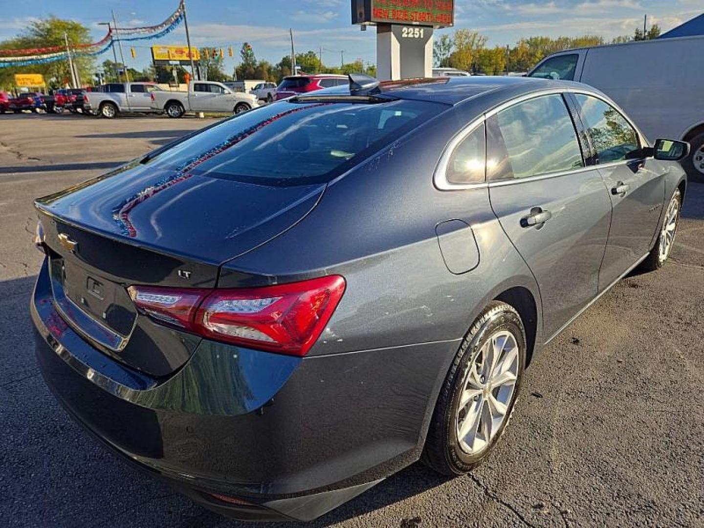 2021 GRAY /BLACK Chevrolet Malibu LT (1G1ZD5ST9MF) with an 1.5L L4 DOHC 16V engine, 6A transmission, located at 3304 Woodville Road, Northwood, OH, 43619, (419) 210-8019, 41.612694, -83.480743 - Your #1 Destination for Auto Loans and mdash;No Matter Your Credit!At our dealership, we believe everyone deserves the opportunity to drive their dream car and mdash;whether you have good credit, bad credit, or no credit at all. With a wide selection of hundreds of cars, trucks, and SUVs, you'll fin - Photo#4