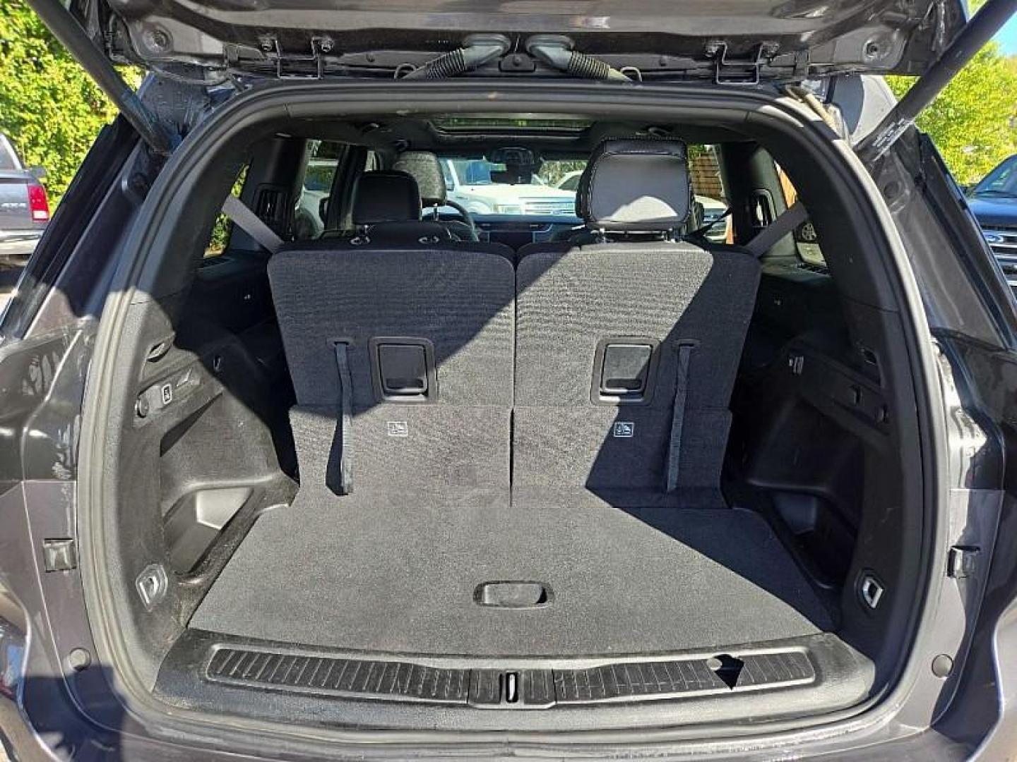 2024 BLACK /BLACK Jeep Grand Cherokee L Limited 4WD (1C4RJKBG6R8) with an 3.6L V6 DOHC 24V engine, 8A transmission, located at 3304 Woodville Road, Northwood, OH, 43619, (419) 210-8019, 41.612694, -83.480743 - Photo#13