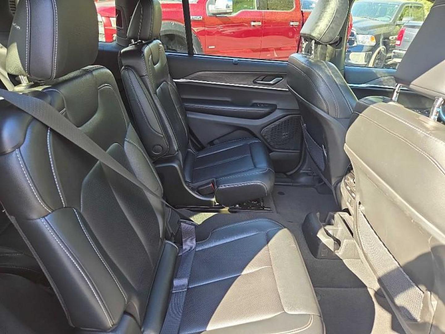 2024 BLACK /BLACK Jeep Grand Cherokee L Limited 4WD (1C4RJKBG6R8) with an 3.6L V6 DOHC 24V engine, 8A transmission, located at 3304 Woodville Road, Northwood, OH, 43619, (419) 210-8019, 41.612694, -83.480743 - Photo#15