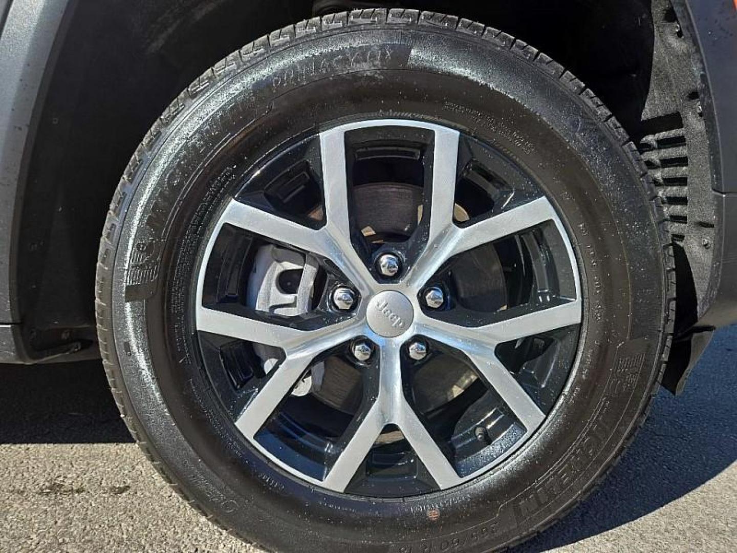 2024 BLACK /BLACK Jeep Grand Cherokee L Limited 4WD (1C4RJKBG6R8) with an 3.6L V6 DOHC 24V engine, 8A transmission, located at 3304 Woodville Road, Northwood, OH, 43619, (419) 210-8019, 41.612694, -83.480743 - Photo#19