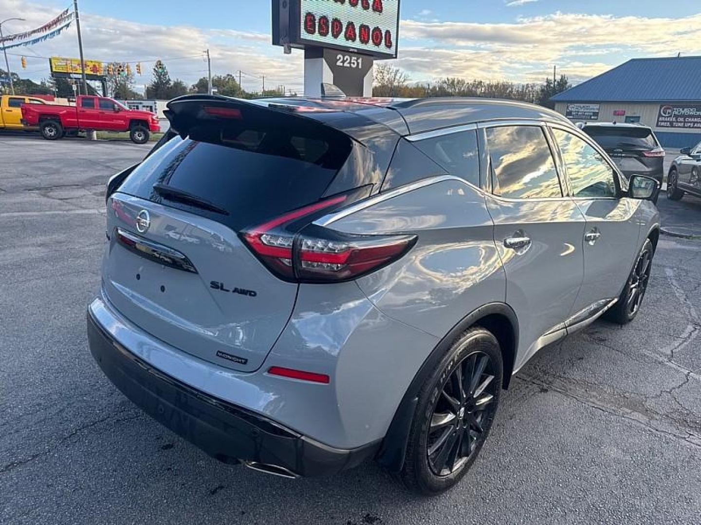 2021 GRAY /BLACK Nissan Murano SL AWD (5N1AZ2CS3MC) with an 3.5L V6 DOHC 24V engine, CVT transmission, located at 3304 Woodville Road, Northwood, OH, 43619, (419) 210-8019, 41.612694, -83.480743 - Photo#4
