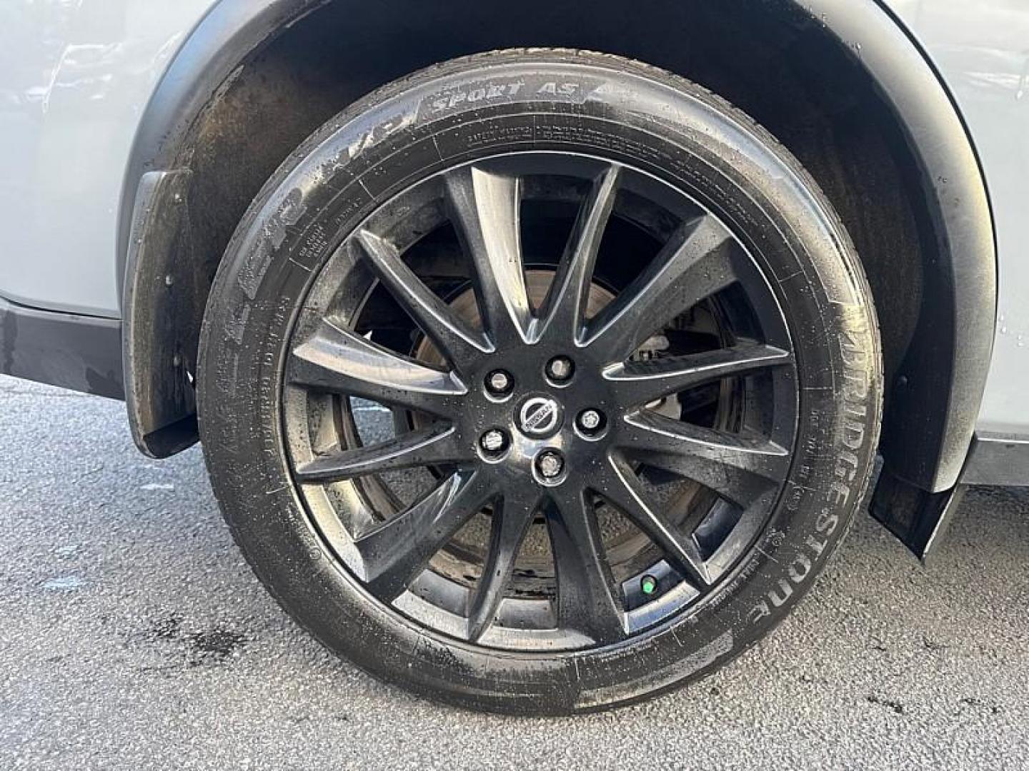 2021 GRAY /BLACK Nissan Murano SL AWD (5N1AZ2CS3MC) with an 3.5L V6 DOHC 24V engine, CVT transmission, located at 3304 Woodville Road, Northwood, OH, 43619, (419) 210-8019, 41.612694, -83.480743 - Photo#17