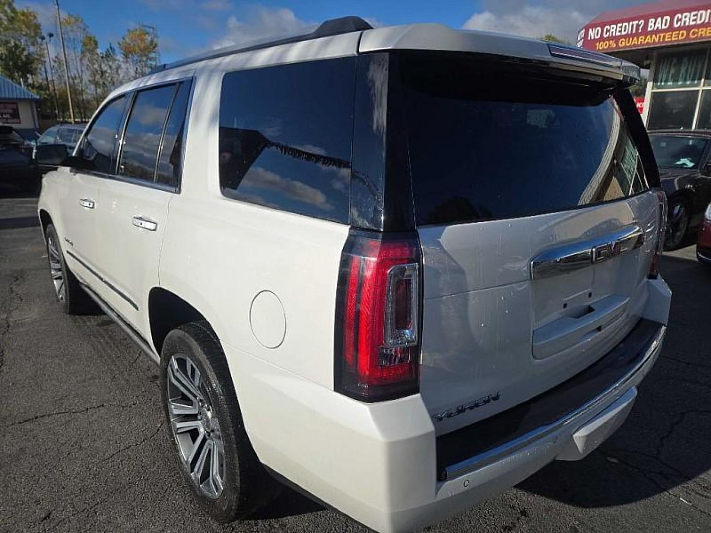 2018 WHITE /BEIGE GMC Yukon Denali 4WD (1GKS2CKJXJR) with an 6.2L V8 OHV 16V engine, 10A transmission, located at 3304 Woodville Road, Northwood, OH, 43619, (419) 210-8019, 41.612694, -83.480743 - Photo#2