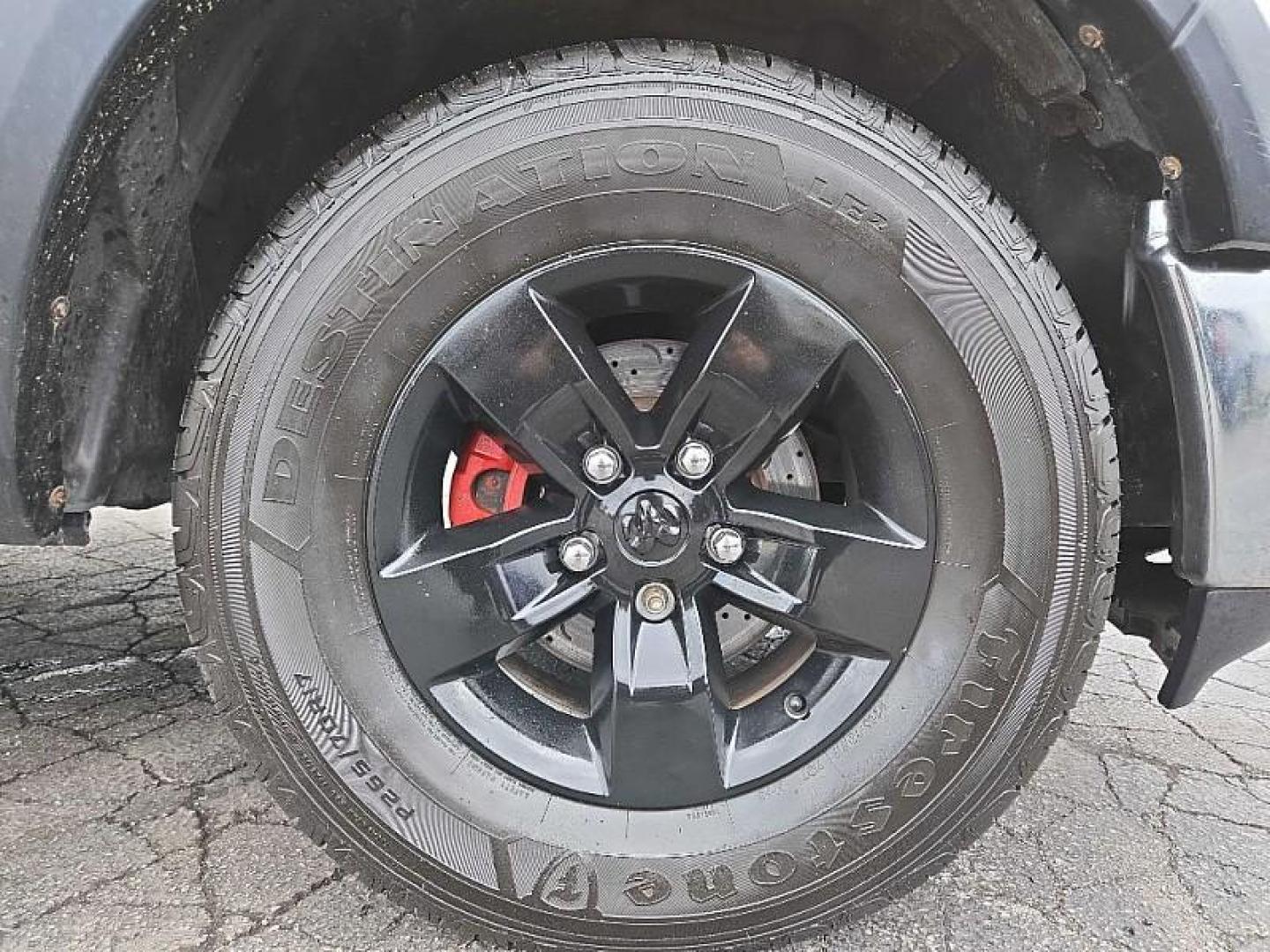 2016 GRAY /BLACK RAM 1500 SLT Crew Cab SWB 4WD (1C6RR7LT0GS) with an 5.7L V8 OHV 16V engine, 6A transmission, located at 3304 Woodville Road, Northwood, OH, 43619, (419) 210-8019, 41.612694, -83.480743 - Your #1 Destination for Auto Loans and mdash;No Matter Your Credit!At our dealership, we believe everyone deserves the opportunity to drive their dream car and mdash;whether you have good credit, bad credit, or no credit at all. With a wide selection of hundreds of cars, trucks, and SUVs, you'll fin - Photo#16