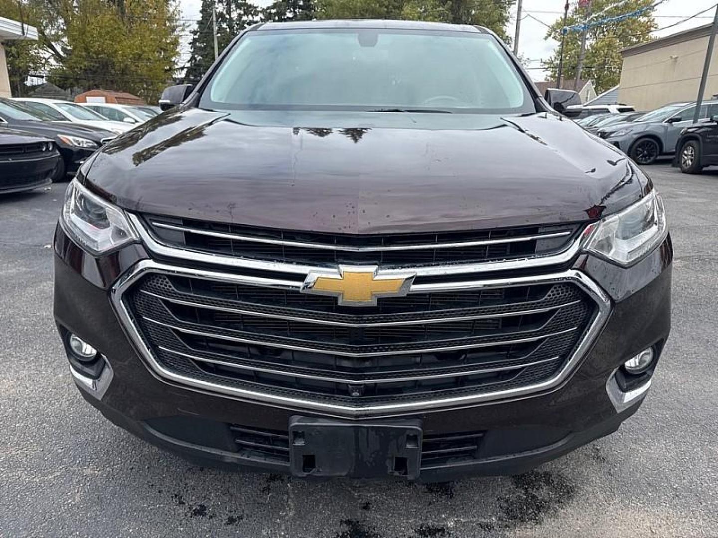 2020 RED /BLACK Chevrolet Traverse LT Leather FWD (1GNERHKW0LJ) with an 3.6L V6 DOHC 24V engine, 9A transmission, located at 3304 Woodville Road, Northwood, OH, 43619, (419) 210-8019, 41.612694, -83.480743 - Photo#7