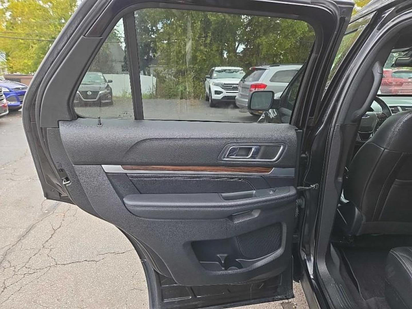 2018 BLACK /BLACK Ford Explorer Limited 4WD (1FM5K8FH7JG) with an 2.3L L4 DOHC 16V engine, 6A transmission, located at 3304 Woodville Road, Northwood, OH, 43619, (419) 210-8019, 41.612694, -83.480743 - Your #1 Destination for Auto Loans and mdash;No Matter Your Credit!At our dealership, we believe everyone deserves the opportunity to drive their dream car and mdash;whether you have good credit, bad credit, or no credit at all. With a wide selection of hundreds of cars, trucks, and SUVs, you'll fin - Photo#10