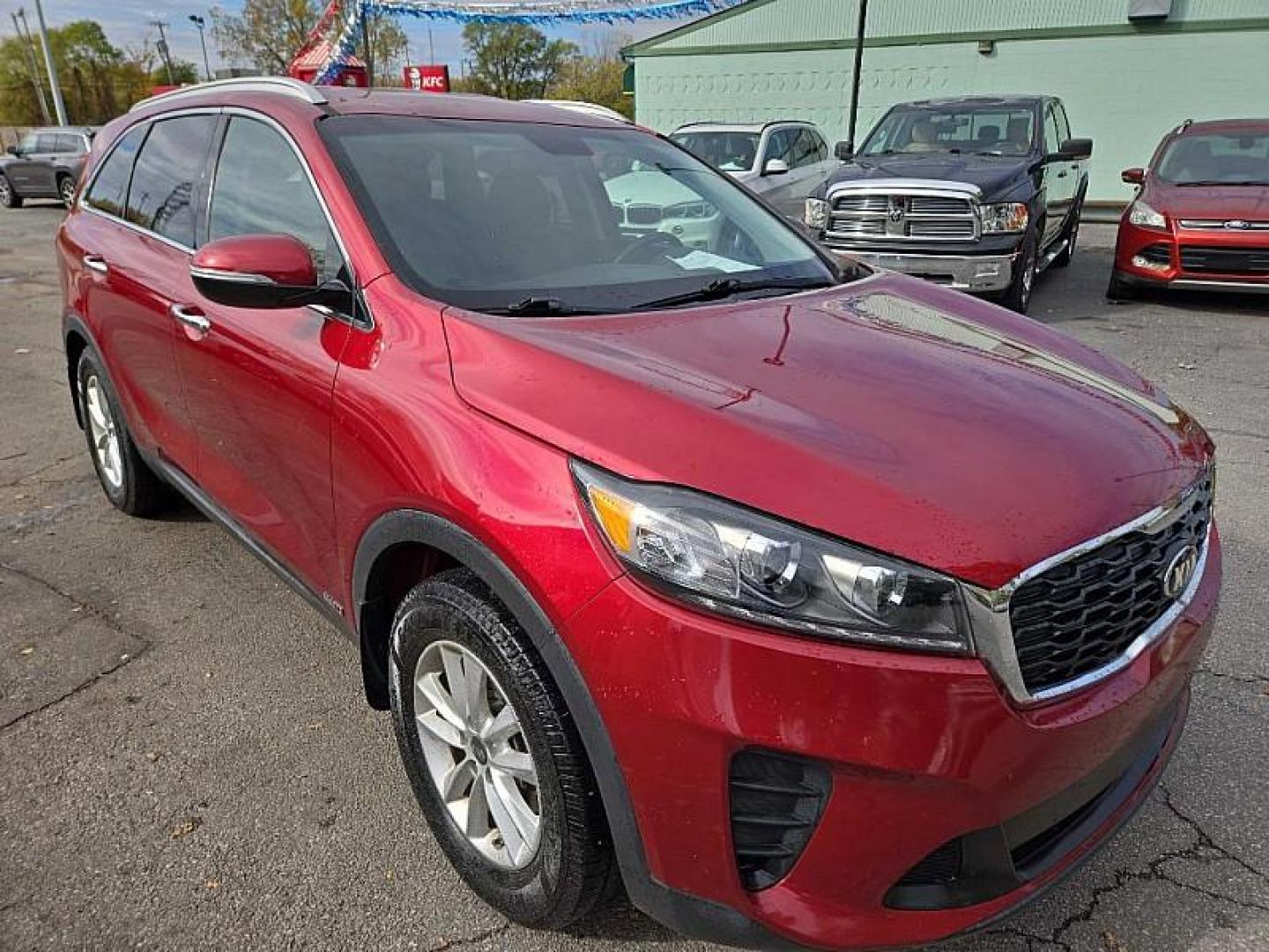 2019 RED /BLACK Kia Sorento LX AWD (5XYPGDA30KG) with an 2.4L L4 DOHC 16V engine, 6A transmission, located at 3304 Woodville Road, Northwood, OH, 43619, (419) 210-8019, 41.612694, -83.480743 - Photo#6