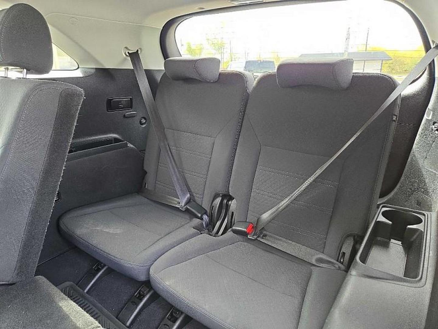 2019 RED /BLACK Kia Sorento LX AWD (5XYPGDA30KG) with an 2.4L L4 DOHC 16V engine, 6A transmission, located at 3304 Woodville Road, Northwood, OH, 43619, (419) 210-8019, 41.612694, -83.480743 - Photo#12