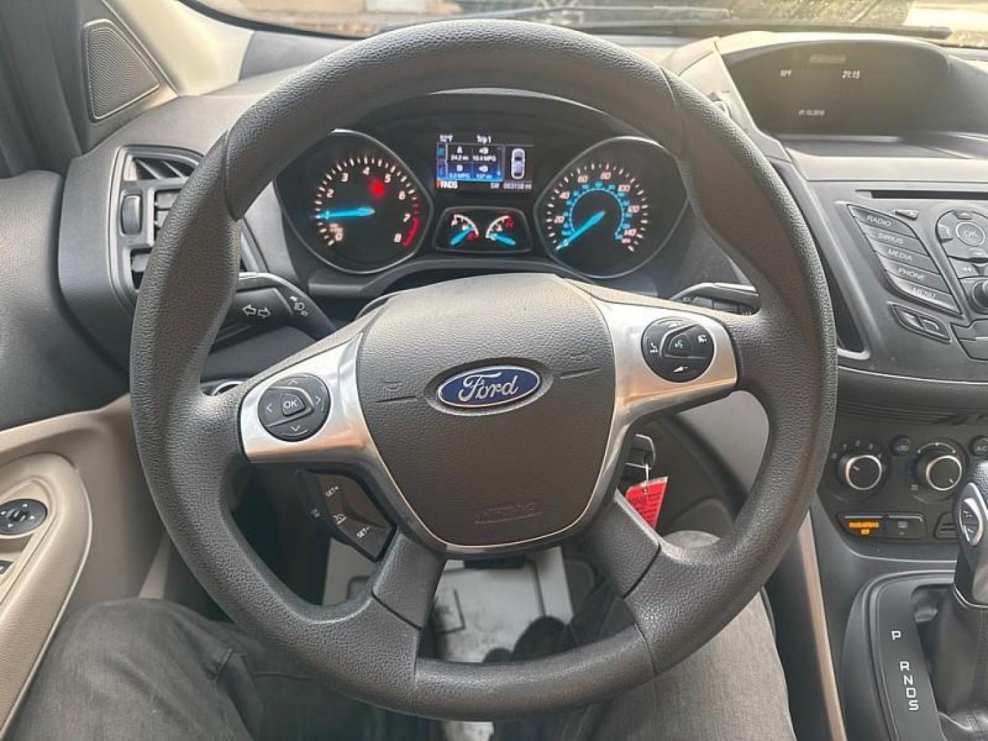 2016 BLUE /GRAY Ford Escape SE 4WD (1FMCU9GX0GU) with an 1.6L L4 DOHC 16V engine, 6-Speed Automatic transmission, located at 3304 Woodville Road, Northwood, OH, 43619, (419) 210-8019, 41.612694, -83.480743 - Your #1 Destination for Auto Loans and mdash;No Matter Your Credit!At our dealership, we believe everyone deserves the opportunity to drive their dream car and mdash;whether you have good credit, bad credit, or no credit at all. With a wide selection of hundreds of cars, trucks, and SUVs, you'll fin - Photo#20