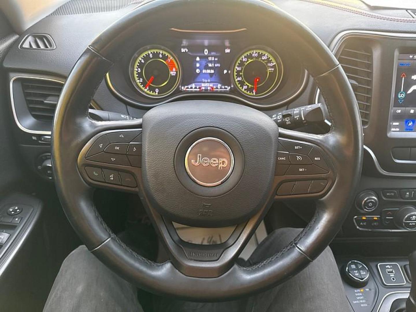 2020 BLUE /BLACK Jeep Cherokee Trailhawk Elite 4WD (1C4PJMBX5LD) with an 3.2L V6 DOHC 24V engine, 9A transmission, located at 3304 Woodville Road, Northwood, OH, 43619, (419) 210-8019, 41.612694, -83.480743 - Photo#19