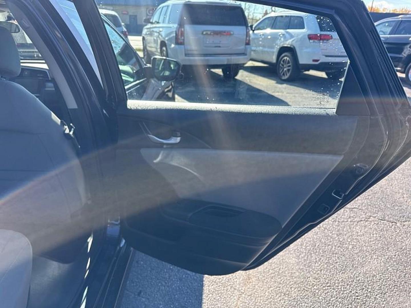 2018 GRAY /BLACK Honda Civic EX Sedan CVT (2HGFC2F71JH) with an 2.0L L4 DOHC 16V engine, CVT transmission, located at 3304 Woodville Road, Northwood, OH, 43619, (419) 210-8019, 41.612694, -83.480743 - Your #1 Destination for Auto Loans and mdash;No Matter Your Credit!At our dealership, we believe everyone deserves the opportunity to drive their dream car and mdash;whether you have good credit, bad credit, or no credit at all. With a wide selection of hundreds of cars, trucks, and SUVs, you'll fin - Photo#13