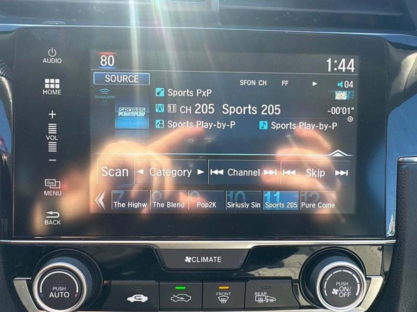 2018 GRAY /BLACK Honda Civic EX Sedan CVT (2HGFC2F71JH) with an 2.0L L4 DOHC 16V engine, CVT transmission, located at 3304 Woodville Road, Northwood, OH, 43619, (419) 210-8019, 41.612694, -83.480743 - Your #1 Destination for Auto Loans and mdash;No Matter Your Credit!At our dealership, we believe everyone deserves the opportunity to drive their dream car and mdash;whether you have good credit, bad credit, or no credit at all. With a wide selection of hundreds of cars, trucks, and SUVs, you'll fin - Photo#20