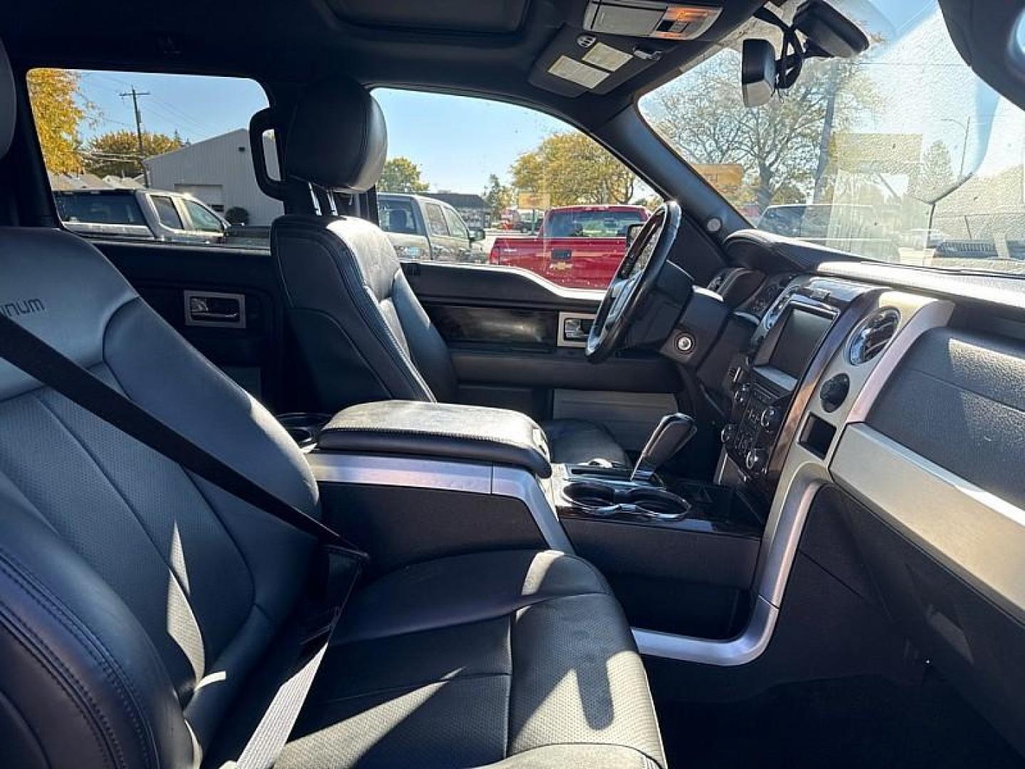 2014 GRAY /BLACK Ford F-150 XL SuperCrew 5.5-ft. Bed 4WD (1FTFW1EFXEF) with an 5.0L V8 engine, 6-Speed Automatic transmission, located at 3304 Woodville Road, Northwood, OH, 43619, (419) 210-8019, 41.612694, -83.480743 - Your #1 Destination for Auto Loans and mdash;No Matter Your Credit!At our dealership, we believe everyone deserves the opportunity to drive their dream car and mdash;whether you have good credit, bad credit, or no credit at all. With a wide selection of hundreds of cars, trucks, and SUVs, you'll fin - Photo#15