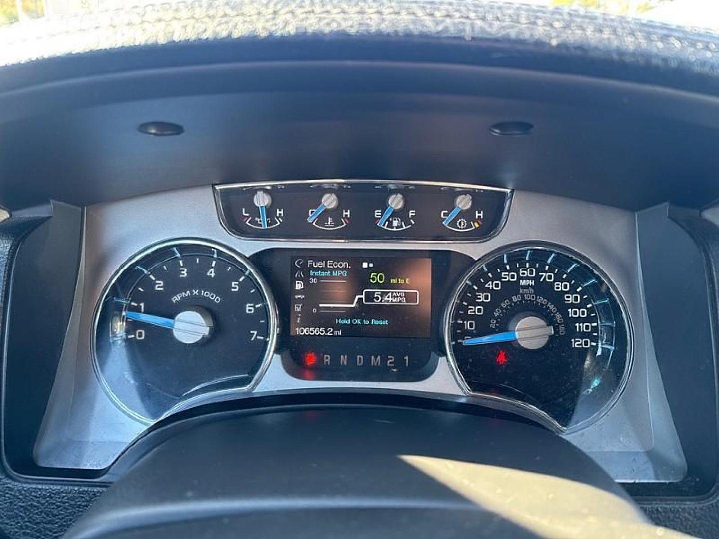 2014 GRAY /BLACK Ford F-150 XL SuperCrew 5.5-ft. Bed 4WD (1FTFW1EFXEF) with an 5.0L V8 engine, 6-Speed Automatic transmission, located at 3304 Woodville Road, Northwood, OH, 43619, (419) 210-8019, 41.612694, -83.480743 - Your #1 Destination for Auto Loans and mdash;No Matter Your Credit!At our dealership, we believe everyone deserves the opportunity to drive their dream car and mdash;whether you have good credit, bad credit, or no credit at all. With a wide selection of hundreds of cars, trucks, and SUVs, you'll fin - Photo#18