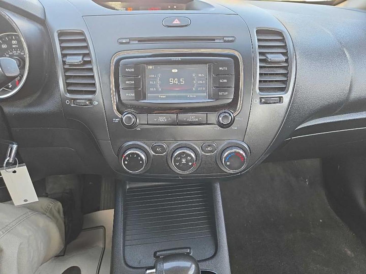 2017 BLUE /BLACK Kia Forte LX 6A (3KPFL4A79HE) with an 2.0L L4 DOHC 16V engine, 6A transmission, located at 3304 Woodville Road, Northwood, OH, 43619, (419) 210-8019, 41.612694, -83.480743 - Photo#20