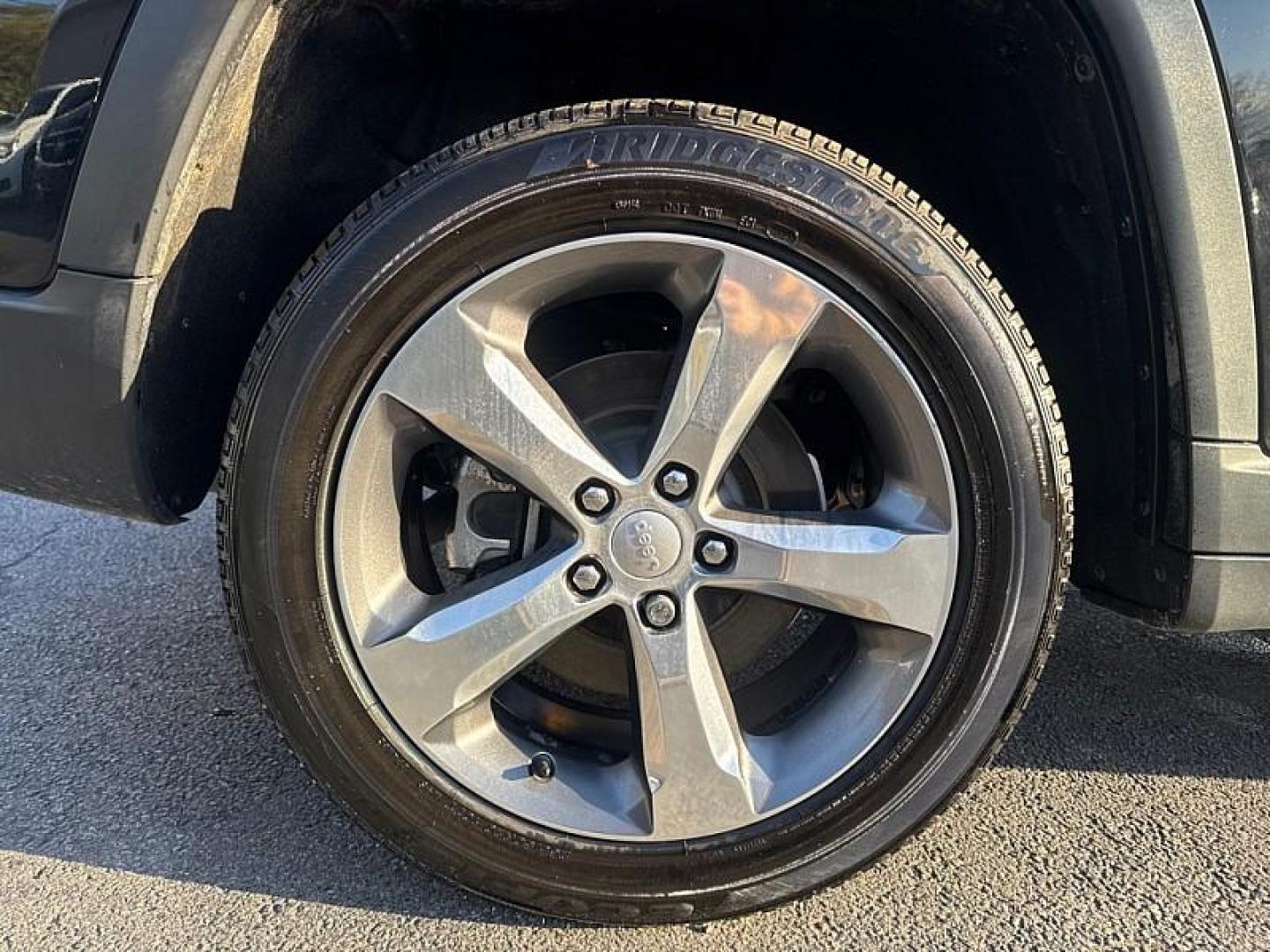 2022 BLACK /BLACK Jeep Grand Cherokee Limited 4WD (1C4RJKBG0N8) with an 3.6L V6 DOHC 24V engine, 8A transmission, located at 3304 Woodville Road, Northwood, OH, 43619, (419) 210-8019, 41.612694, -83.480743 - Photo#19